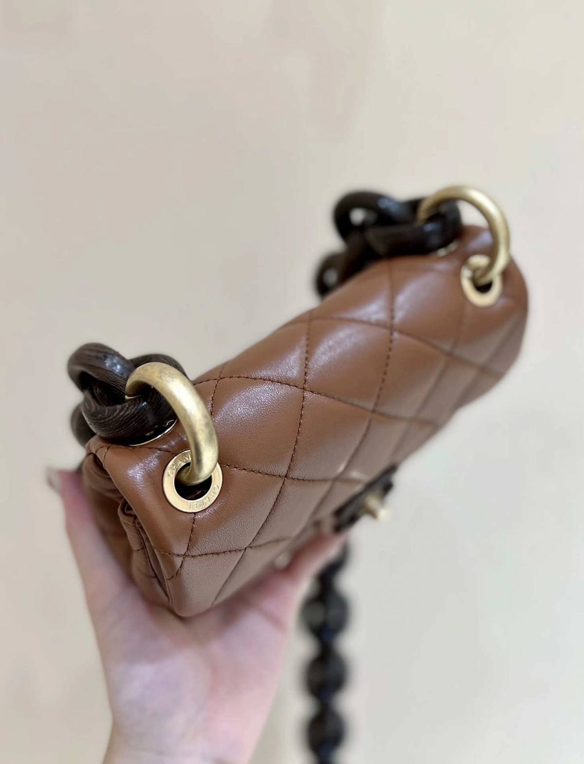 Ellebag’s Exquisite Replica: The Brown Lambskin Chanel Mini Flap Bag with Vintage Hardware(2024 Dec Updated)-بهترين معيار جي جعلي لوئس ويٽون بيگ آن لائين اسٽور، ريپليڪا ڊيزائنر بيگ ru