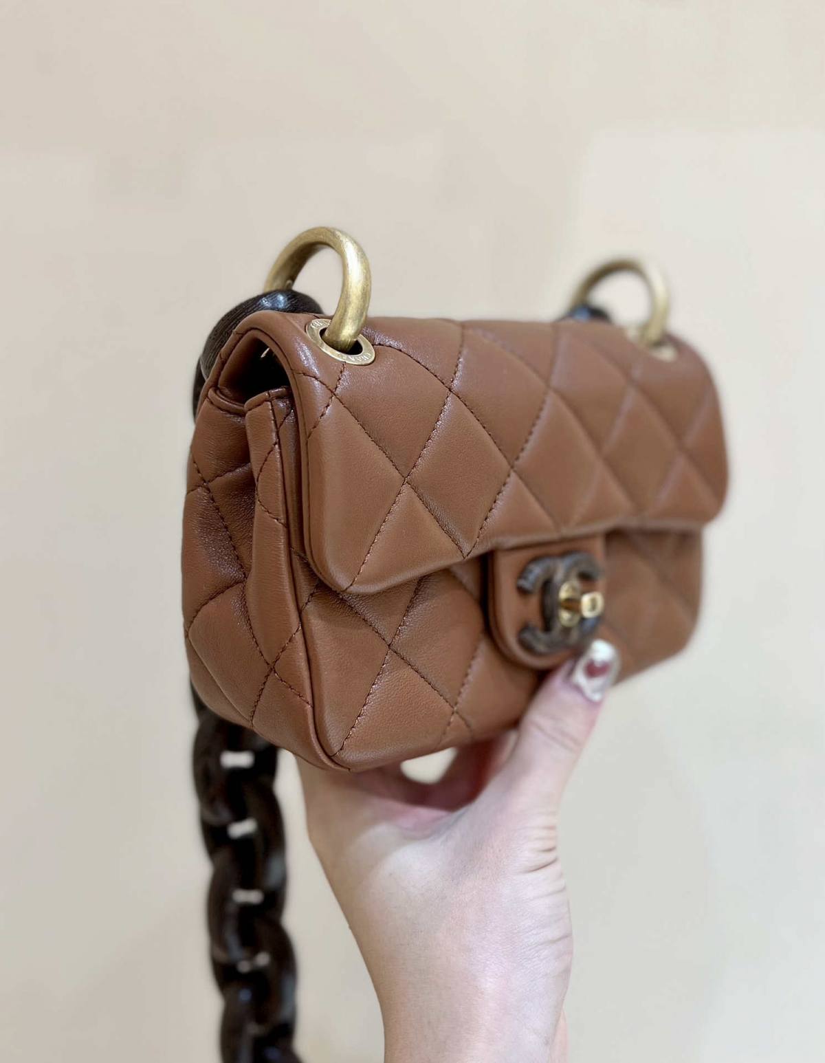 Ellebag’s Exquisite Replica: The Brown Lambskin Chanel Mini Flap Bag with Vintage Hardware(2024 Dec Updated)-بهترين معيار جي جعلي لوئس ويٽون بيگ آن لائين اسٽور، ريپليڪا ڊيزائنر بيگ ru