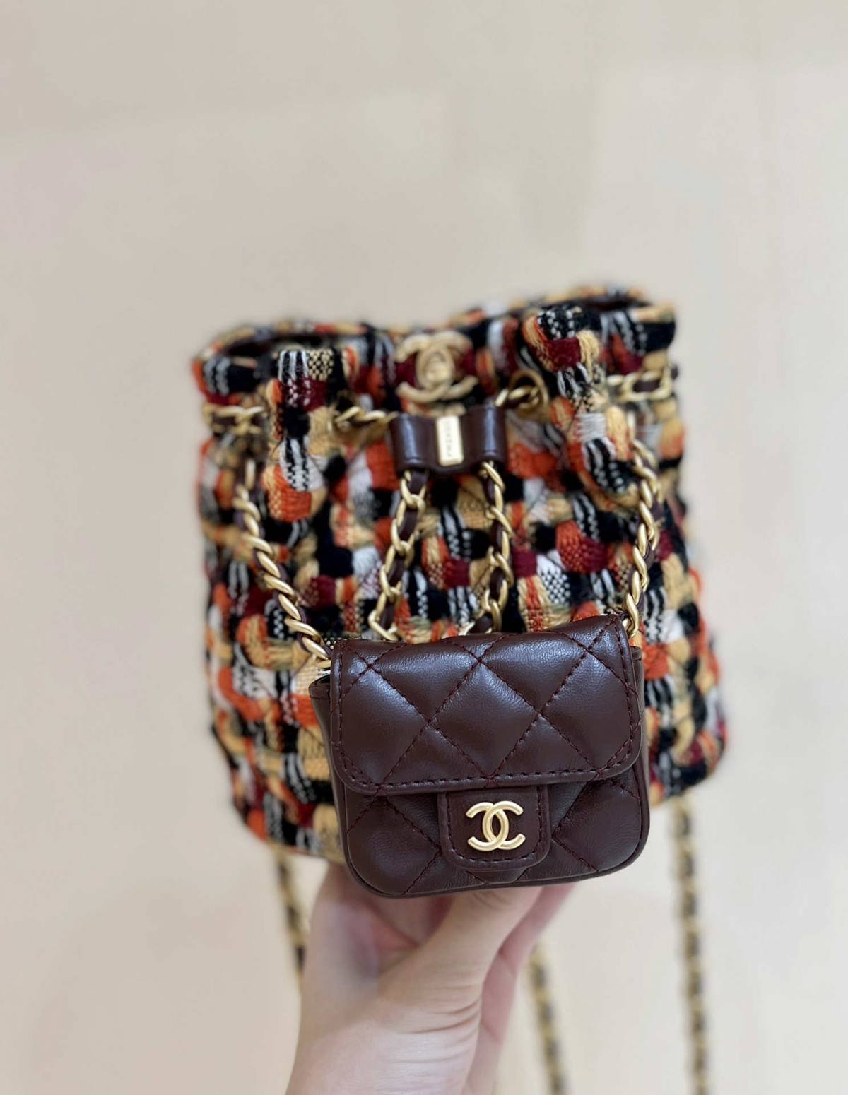 Ellebag’s Exquisite Replica: The Brown Lambskin Chanel Small Backpack with Vintage Hardware(2024 Dec Updated)-Ti o dara ju Didara iro Louis Vuitton apo Online itaja, Ajọra onise apo ru