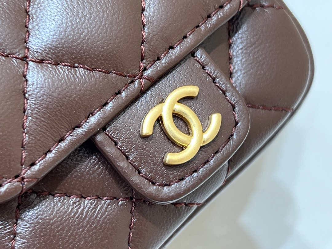 Ellebag’s Exquisite Replica: The Brown Lambskin Chanel Small Backpack with Vintage Hardware(2024 Dec Updated)-Ti o dara ju Didara iro Louis Vuitton apo Online itaja, Ajọra onise apo ru