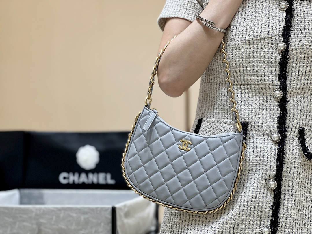 Ellebag’s Exquisite Replica: The Light Blue Lambskin Chanel Hobo Handbag with Gold Hardware(2024 Dec Updated)-Best Quality Fake Louis Vuitton Bag Online Store, Replica designer bag ru