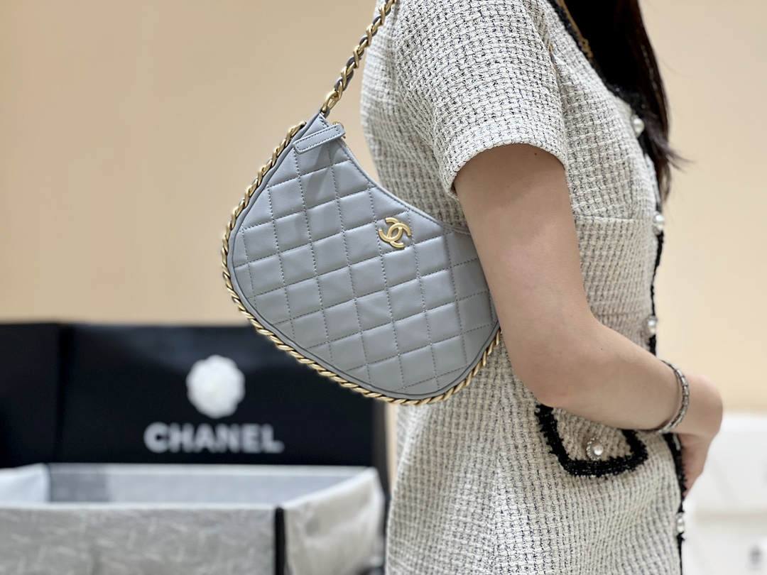 Ellebag’s Exquisite Replica: The Light Blue Lambskin Chanel Hobo Handbag with Gold Hardware(2024 Dec Updated)-Best Quality Fake Louis Vuitton Bag Online Store, Replica designer bag ru