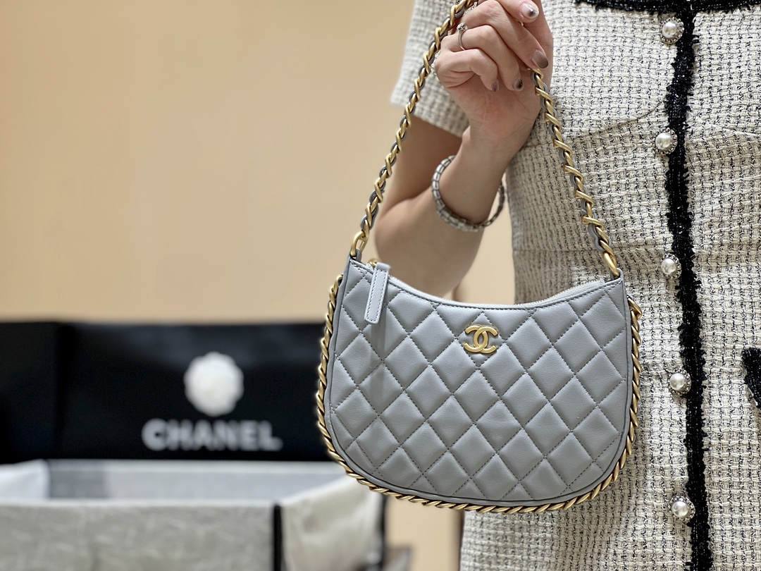 Ellebag’s Exquisite Replica: The Light Blue Lambskin Chanel Hobo Handbag with Gold Hardware(2024 Dec Updated)-Best Quality Fake Louis Vuitton Bag Online Store, Replica designer bag ru