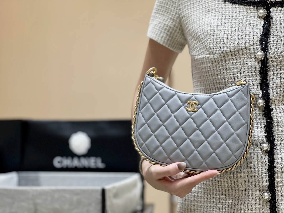 Ellebag’s Exquisite Replica: The Light Blue Lambskin Chanel Hobo Handbag with Gold Hardware(2024 Dec Updated)-Best Quality Fake Louis Vuitton Bag Online Store, Replica designer bag ru