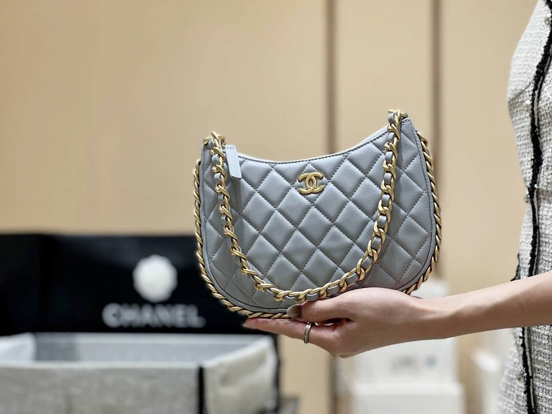 Ellebag’s Exquisite Replica: The Light Blue Lambskin Chanel Hobo Handbag with Gold Hardware(2024 Dec Updated)-Best Quality Fake Louis Vuitton Bag Online Store, Replica designer bag ru