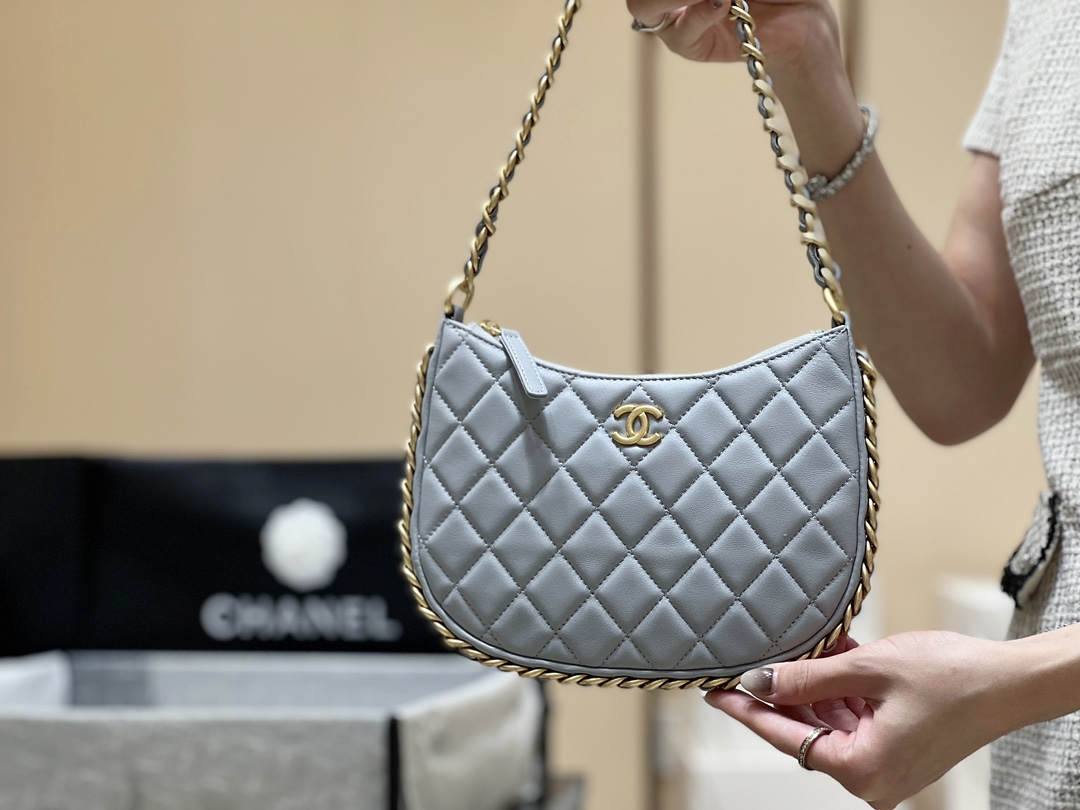 Ellebag’s Exquisite Replica: The Light Blue Lambskin Chanel Hobo Handbag with Gold Hardware(2024 Dec Updated)-Best Quality Fake Louis Vuitton Bag Online Store, Replica designer bag ru