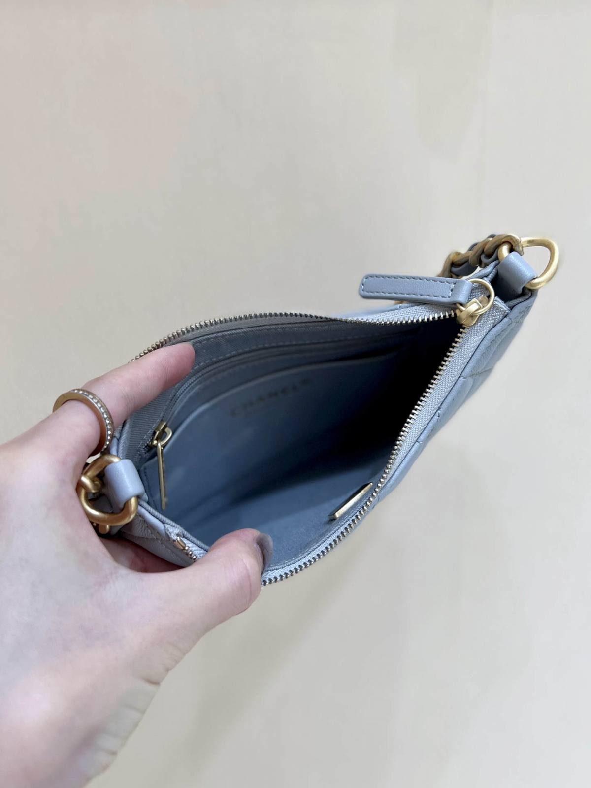 Ellebag’s Exquisite Replica: The Light Blue Lambskin Chanel Hobo Handbag with Gold Hardware(2024 Dec Updated)-Best Quality Fake Louis Vuitton Bag Online Store, Replica designer bag ru