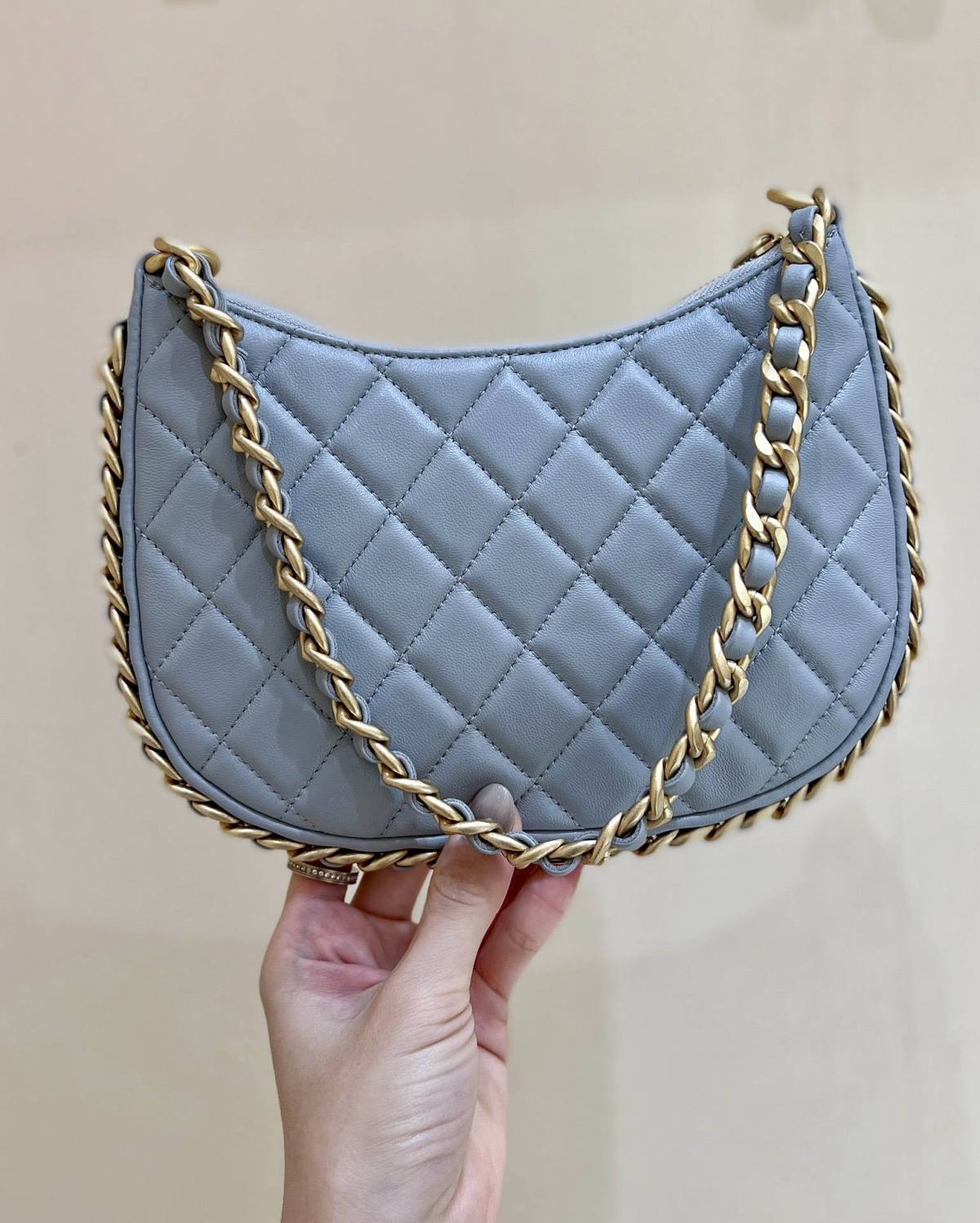 Ellebag’s Exquisite Replica: The Light Blue Lambskin Chanel Hobo Handbag with Gold Hardware(2024 Dec Updated)-Best Quality Fake Louis Vuitton Bag Online Store, Replica designer bag ru