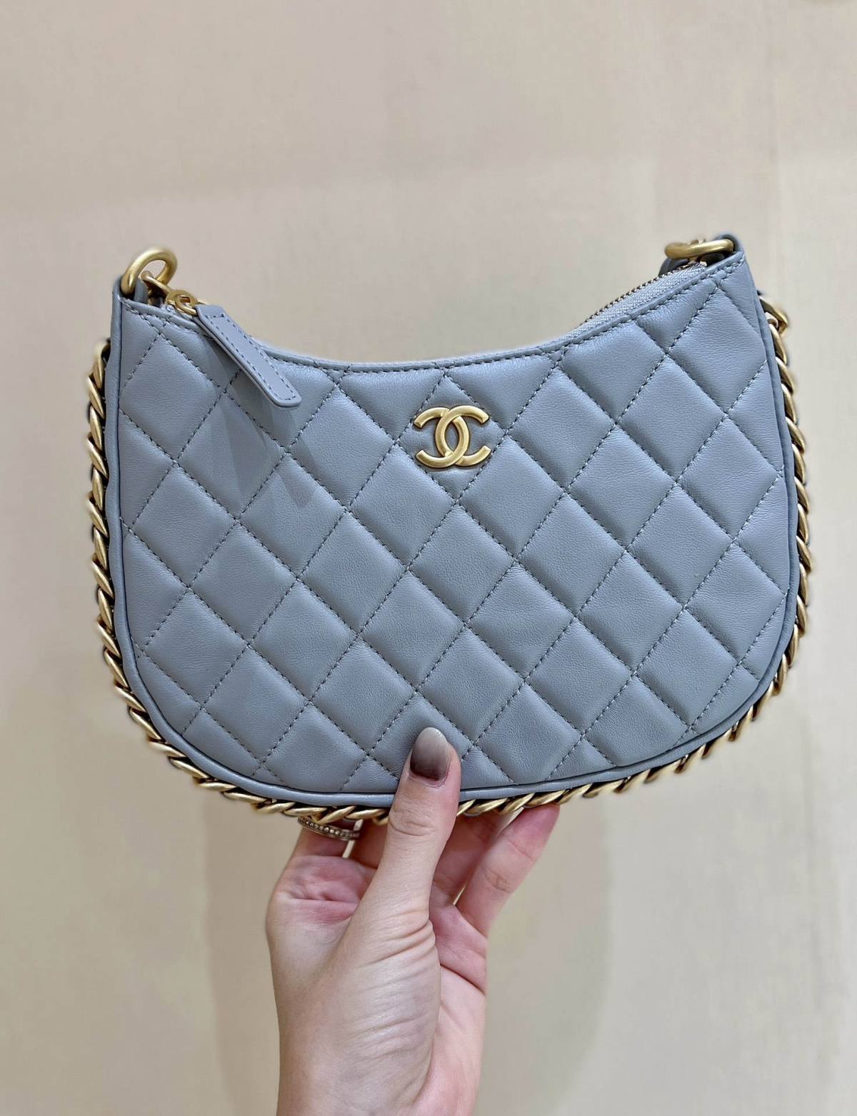 Ellebag’s Exquisite Replica: The Light Blue Lambskin Chanel Hobo Handbag with Gold Hardware(2024 Dec Updated)-Best Quality Fake Louis Vuitton Bag Online Store, Replica designer bag ru