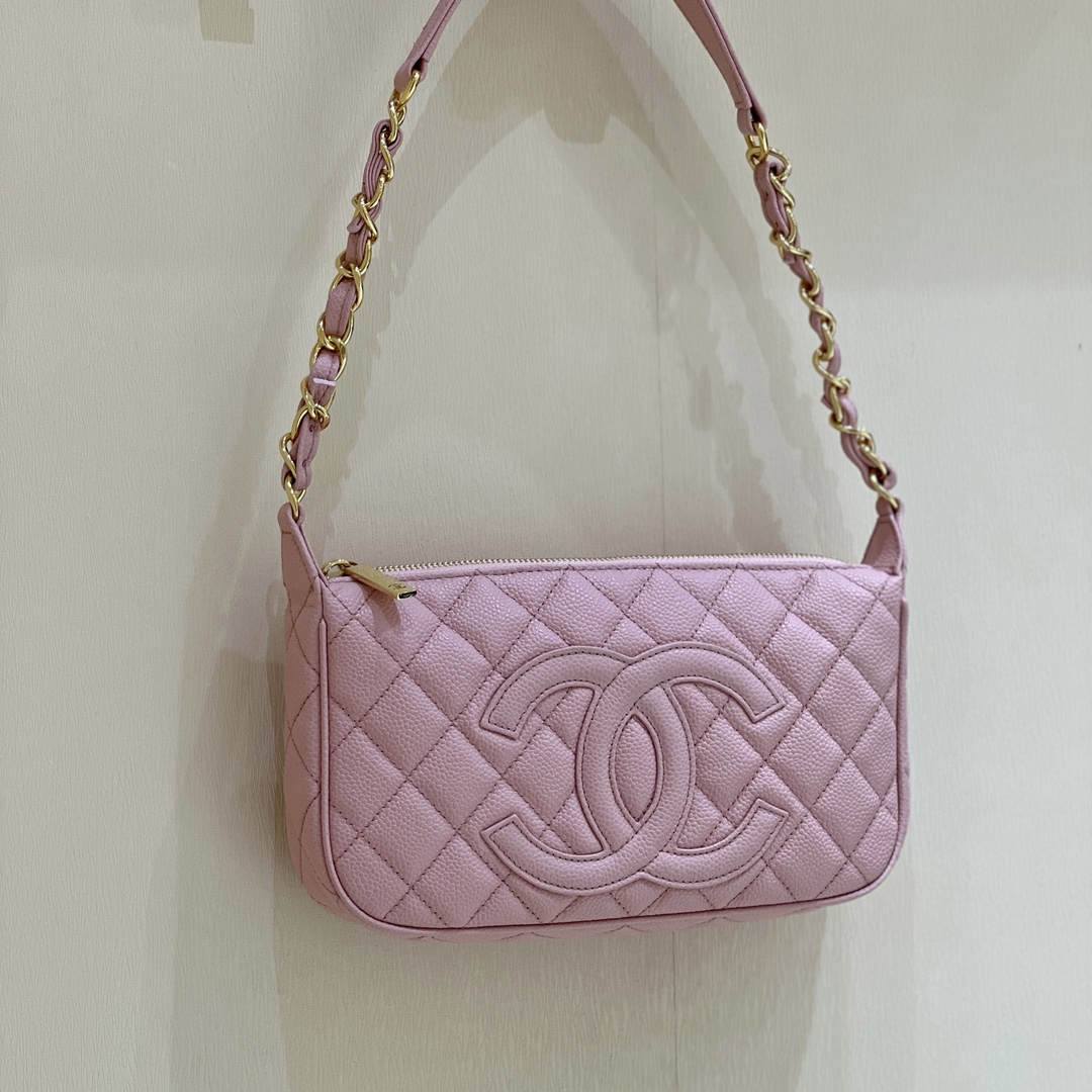 Ellebag’s Exquisite Replica: The Pink Caviar Leather Chanel Bag with Wide Leather-Interlaced Chain and Gold Hardware(2024 Dec Updated)-Интернет-магазин поддельной сумки Louis Vuitton лучшего качества, копия дизайнерской сумки ru