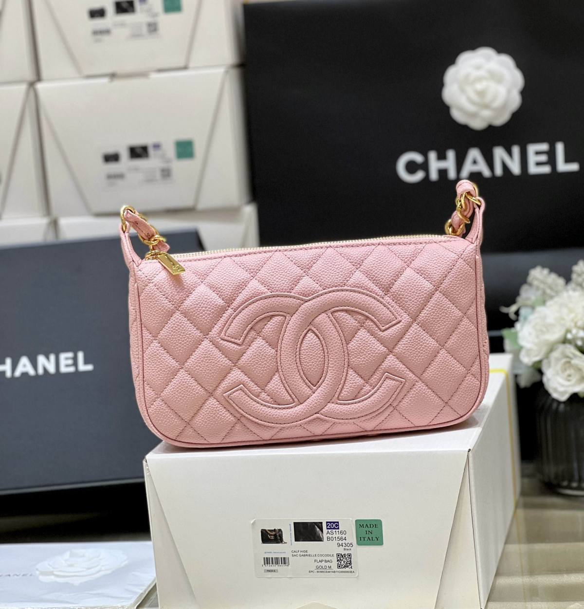 Ellebag’s Exquisite Replica: The Pink Caviar Leather Chanel Bag with Wide Leather-Interlaced Chain and Gold Hardware(2024 Dec Updated)-Интернет-магазин поддельной сумки Louis Vuitton лучшего качества, копия дизайнерской сумки ru