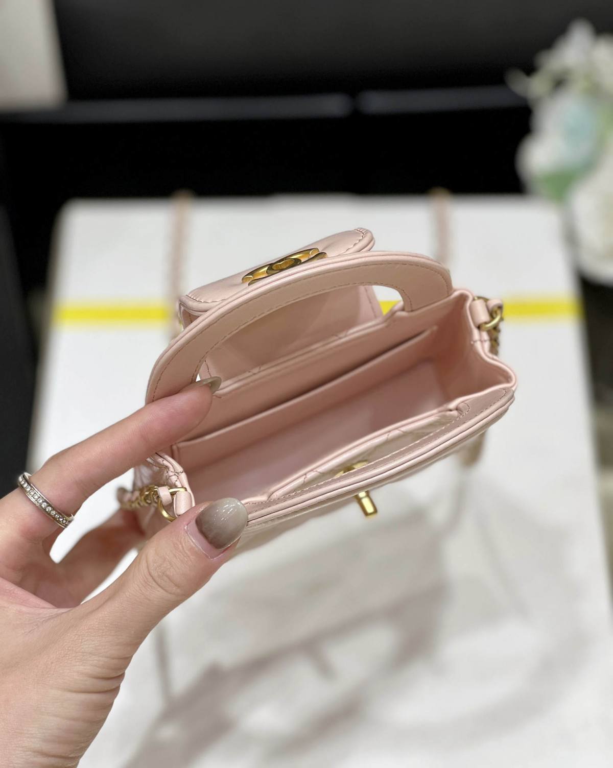 Ellebag’s Exquisite Replica: The Pink Lambskin Chanel Kelly-Style Clutch with Chain(2024 Dec Updated)-ร้านค้าออนไลน์กระเป๋า Louis Vuitton ปลอมคุณภาพดีที่สุด, กระเป๋าออกแบบจำลอง ru