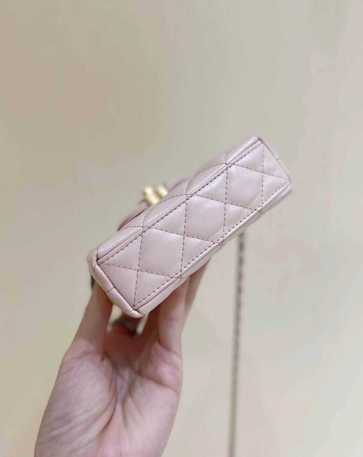 Ellebag’s Exquisite Replica: The Pink Lambskin Chanel Kelly-Style Clutch with Chain(2024 Dec Updated)-ร้านค้าออนไลน์กระเป๋า Louis Vuitton ปลอมคุณภาพดีที่สุด, กระเป๋าออกแบบจำลอง ru