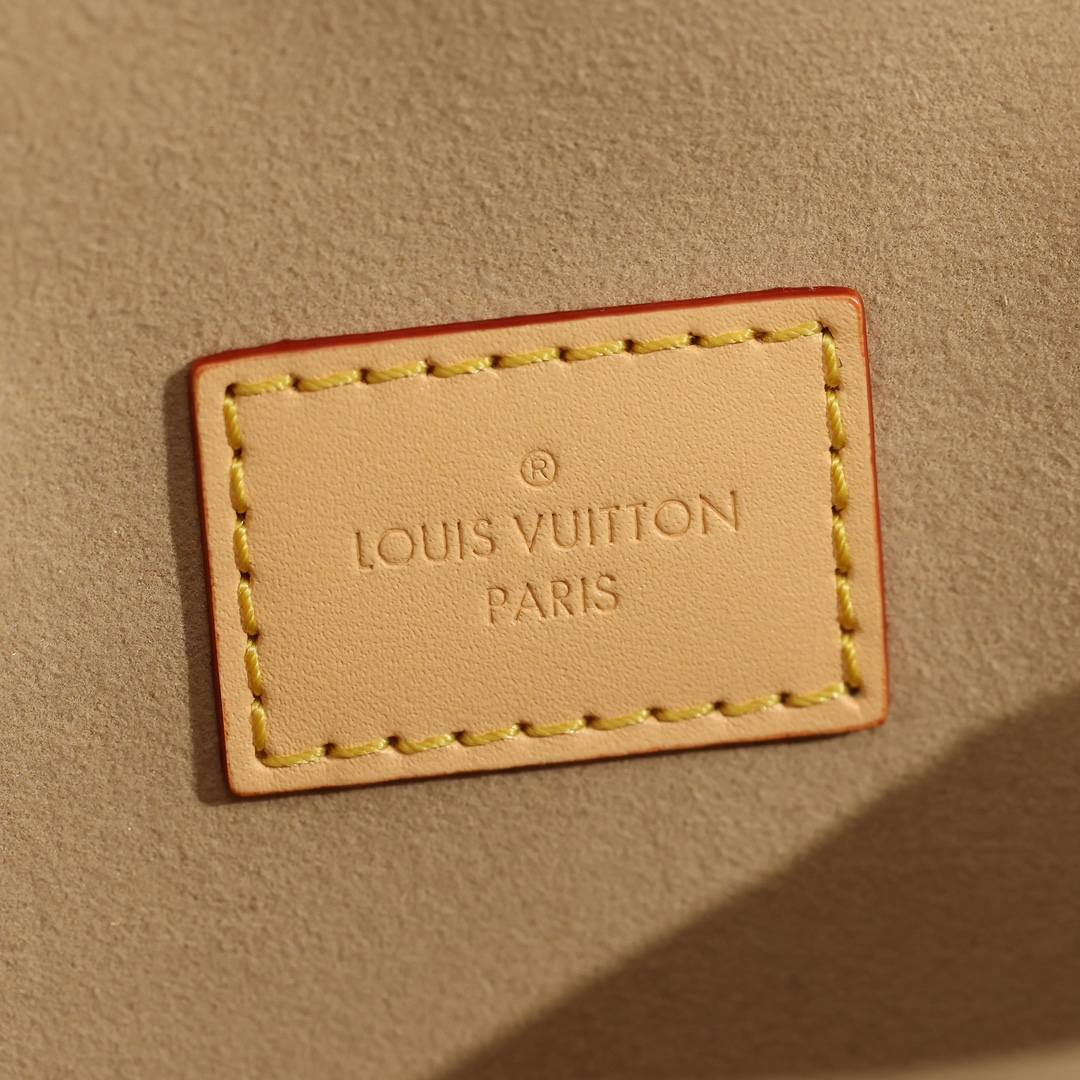 Louis Vuitton M46740 SAUMUR BB Handbag Craftsmanship Breakdown(2024 Dec Updated)-Best Quality Fake Louis Vuitton Bag Online Store, Replica designer bag ru