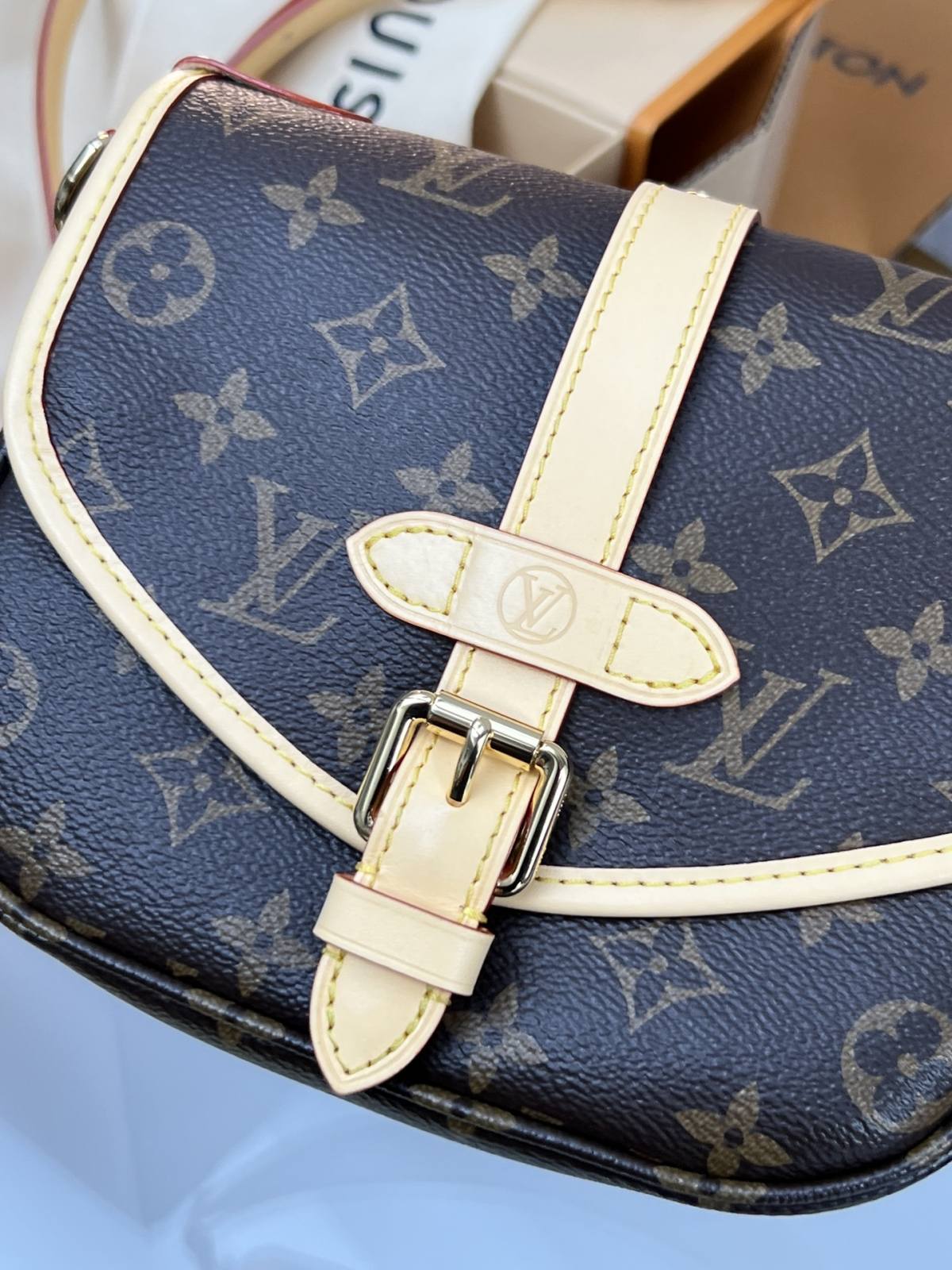 Louis Vuitton M46740 SAUMUR BB Handbag Craftsmanship Breakdown(2024 Dec Updated)-Best Quality Fake Louis Vuitton Bag Online Store, Replica designer bag ru