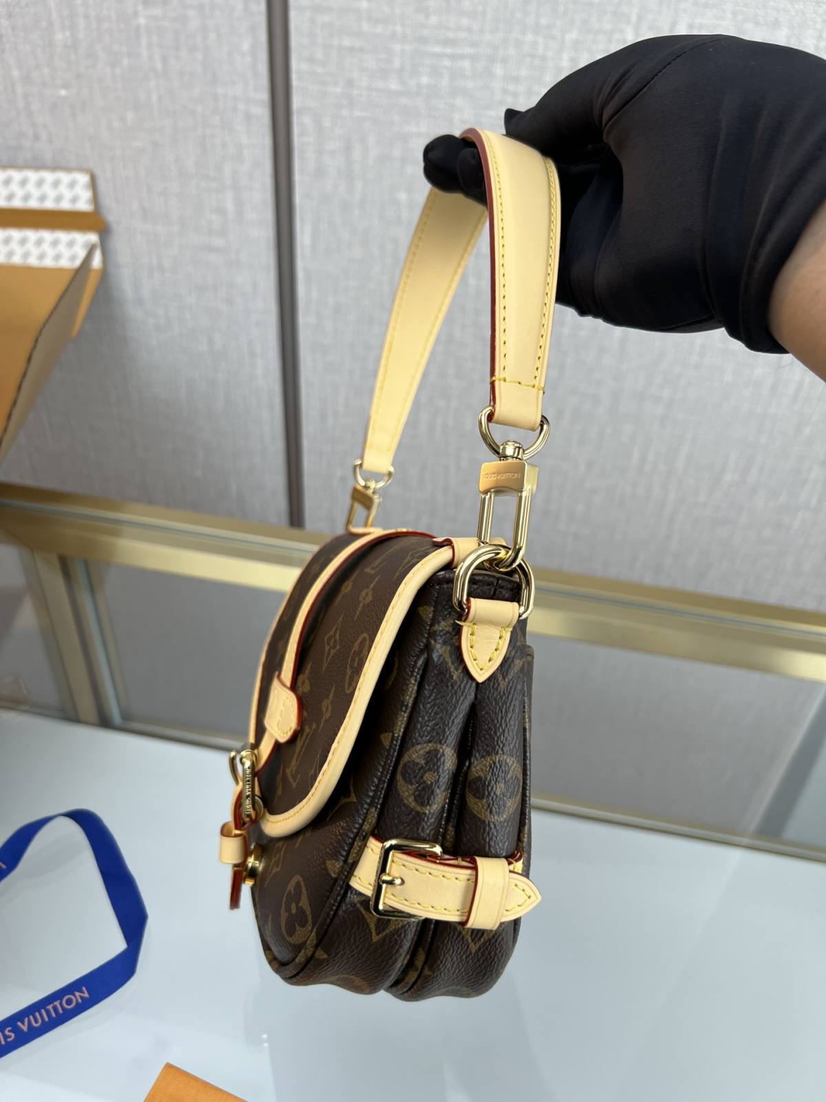 Louis Vuitton M46740 SAUMUR BB Handbag Craftsmanship Breakdown(2024 Dec Updated)-Best Quality Fake Louis Vuitton Bag Online Store, Replica designer bag ru