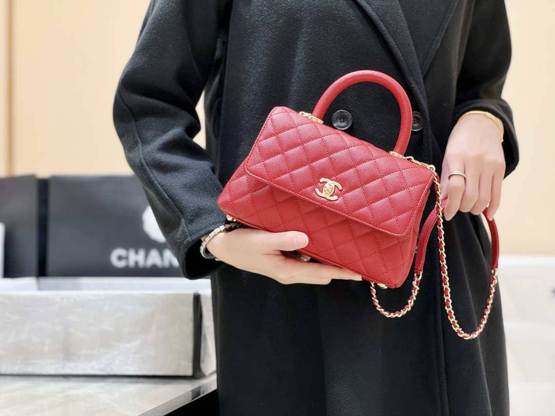 Ellebag’s Exquisite Replica: The Red Caviar Leather Chanel Coco Handle 22P with Champagne Gold Hardware(2024 Dec Updated)-Dyqani në internet i çantave të rreme Louis Vuitton me cilësi më të mirë, çanta modeli kopje ru