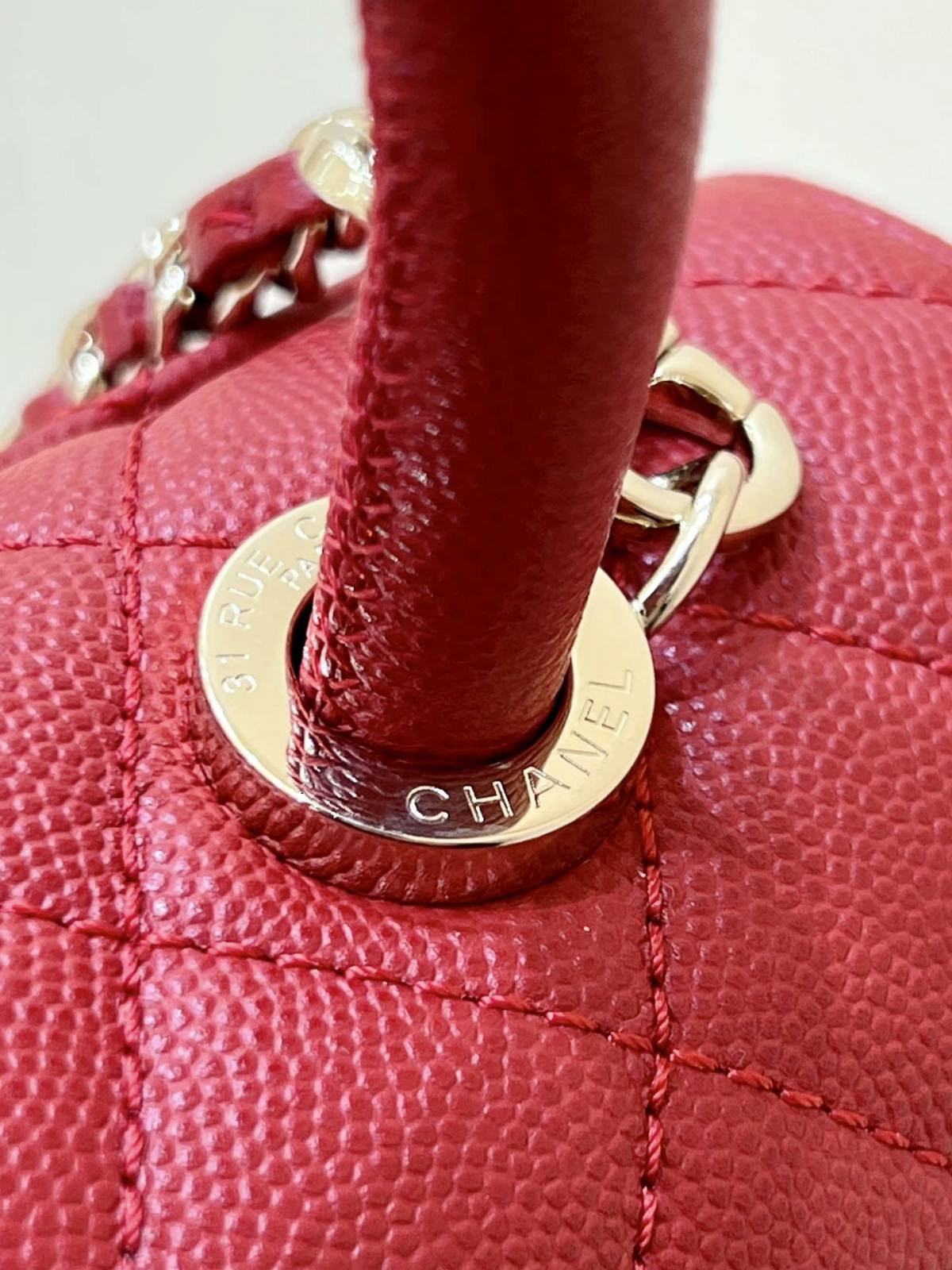 Ellebag’s Exquisite Replica: The Red Caviar Leather Chanel Coco Handle 22P with Champagne Gold Hardware(2024 Dec Updated)-Dyqani në internet i çantave të rreme Louis Vuitton me cilësi më të mirë, çanta modeli kopje ru