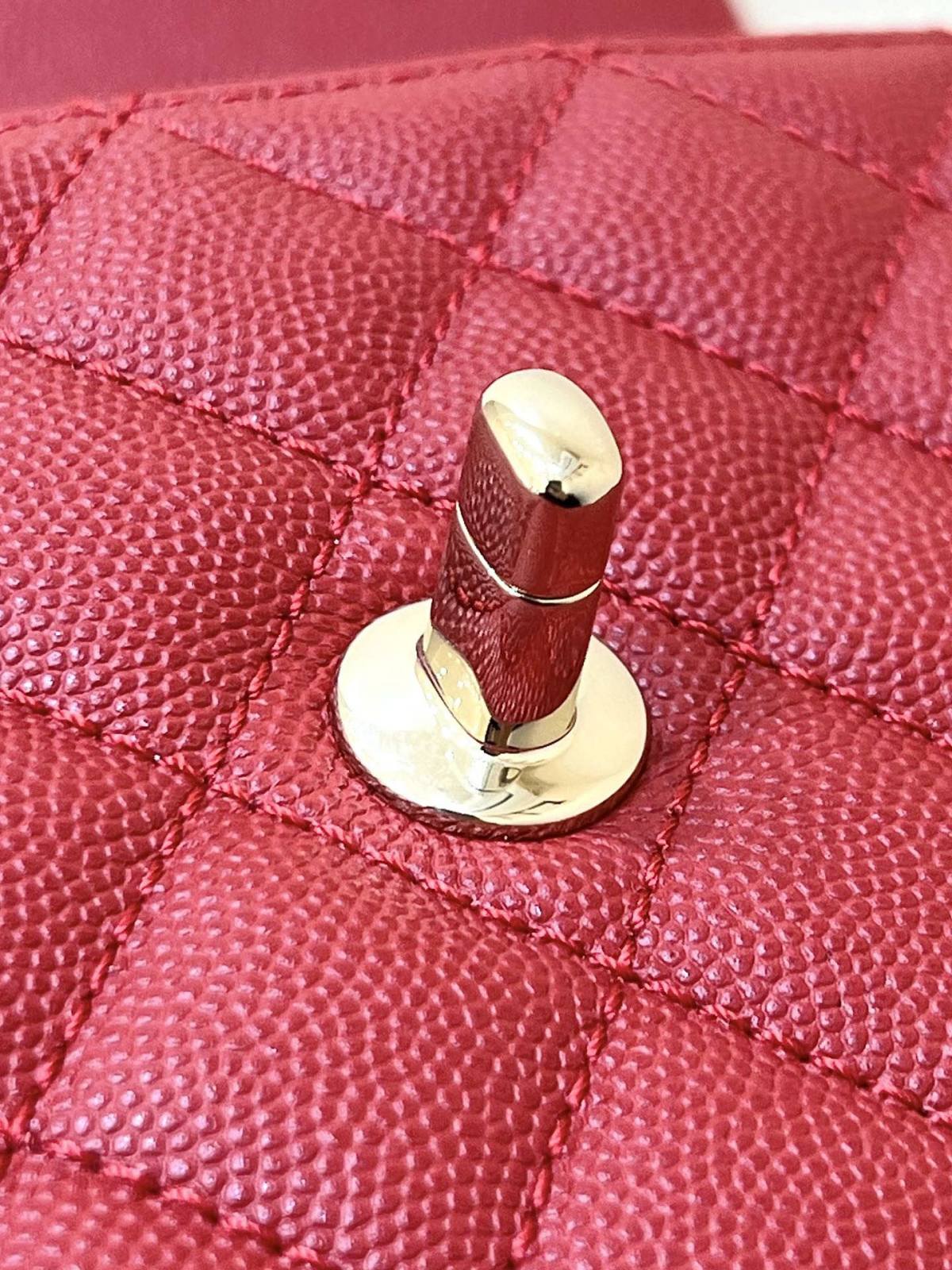 Ellebag’s Exquisite Replica: The Red Caviar Leather Chanel Coco Handle 22P with Champagne Gold Hardware(2024 Dec Updated)-Dyqani në internet i çantave të rreme Louis Vuitton me cilësi më të mirë, çanta modeli kopje ru