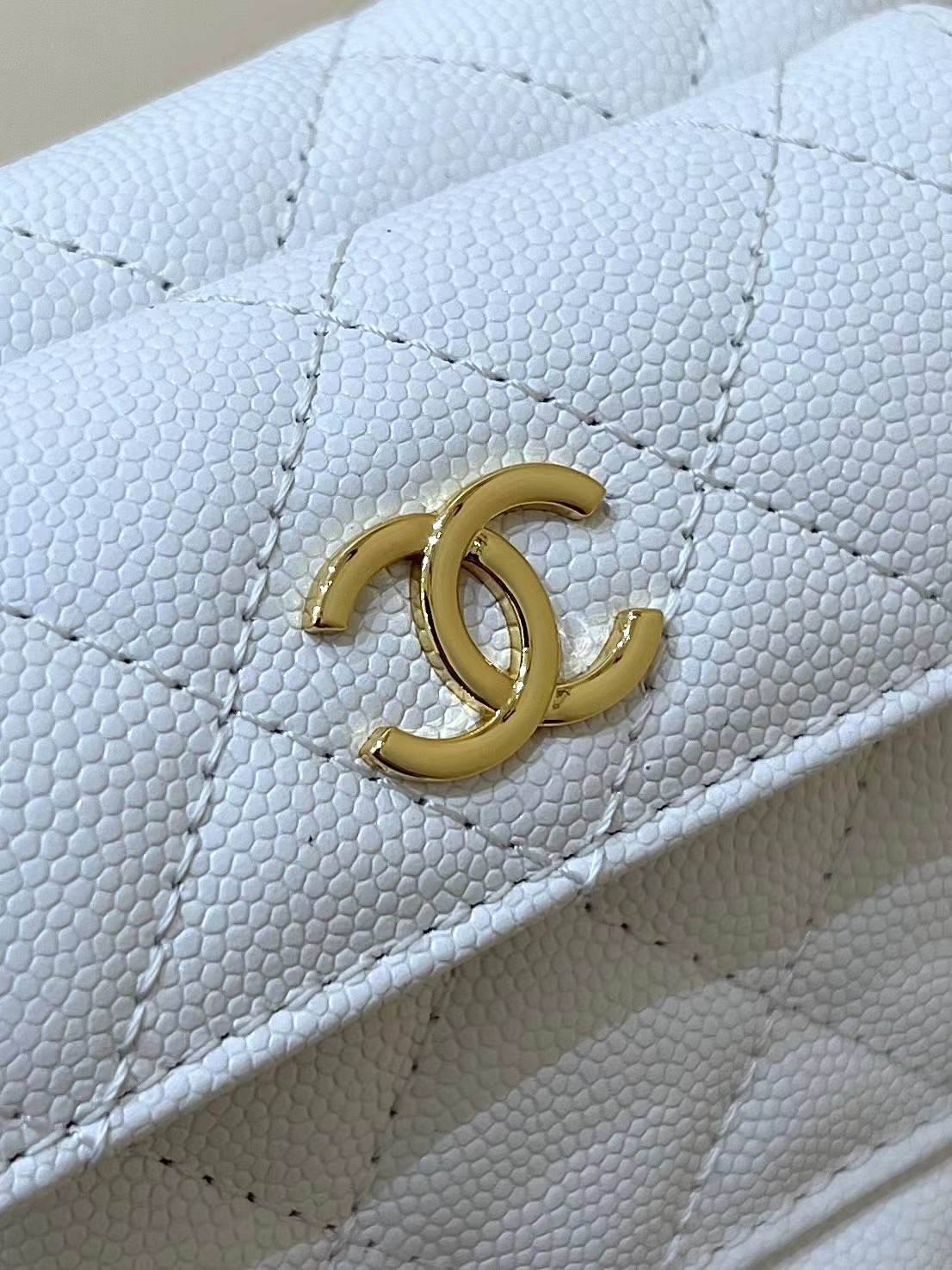 Ellebag’s Exquisite Replica: The White Caviar Leather Chanel AP3467 with Gold Hardware(2024 Dec Updated)-Tayada ugu Fiican ee Louis Vuitton Boorsada Online Store, Bac naqshadeeye nuqul ah