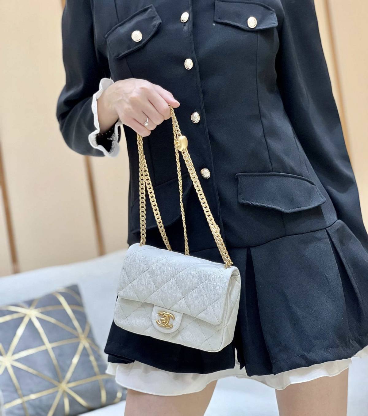 Ellebag’s Exquisite Replica: The White Caviar Leather Chanel Mini Flap Bag with Heart Clasp(2024 Dec Updated)-Best Quality Fake Louis Vuitton Bag Online Store, Replica designer bag ru