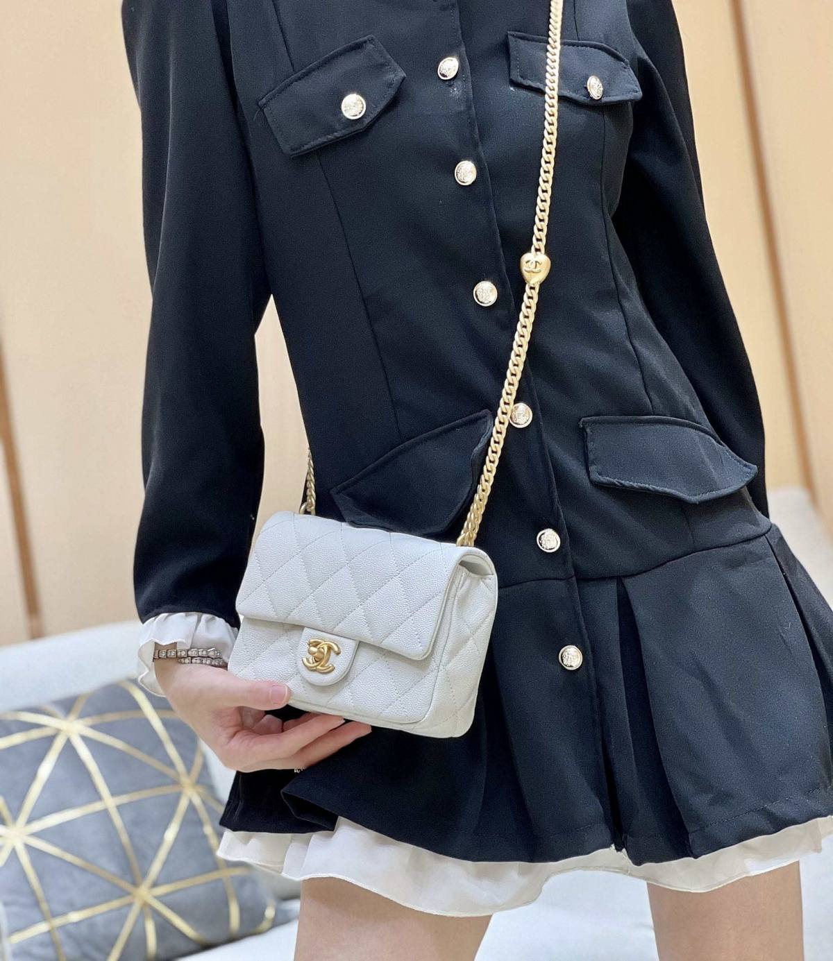 Ellebag’s Exquisite Replica: The White Caviar Leather Chanel Mini Flap Bag with Heart Clasp(2024 Dec Updated)-Best Quality Fake Louis Vuitton Bag Online Store, Replica designer bag ru