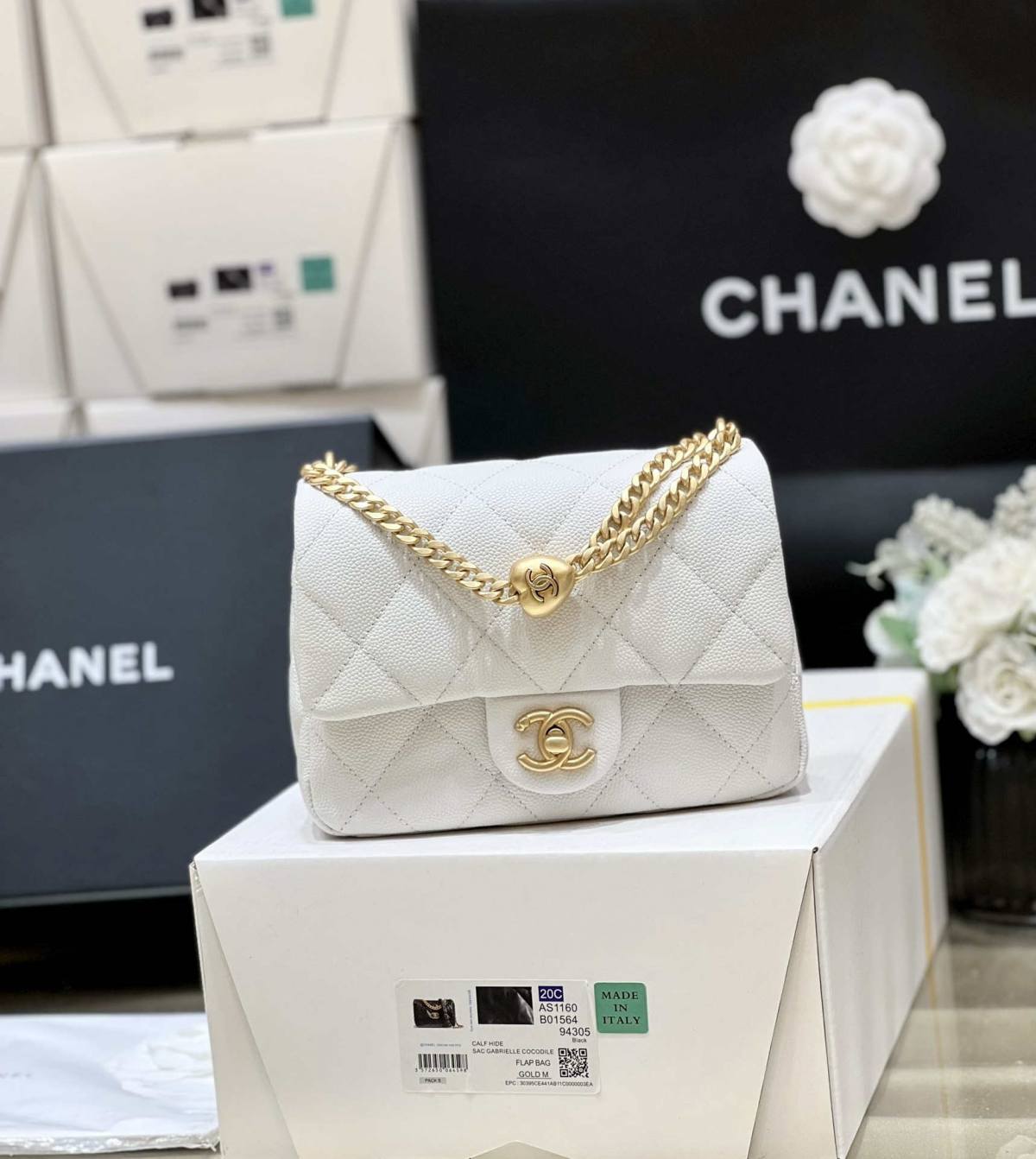 Ellebag’s Exquisite Replica: The White Caviar Leather Chanel Mini Flap Bag with Heart Clasp(2024 Dec Updated)-Best Quality Fake Louis Vuitton Bag Online Store, Replica designer bag ru