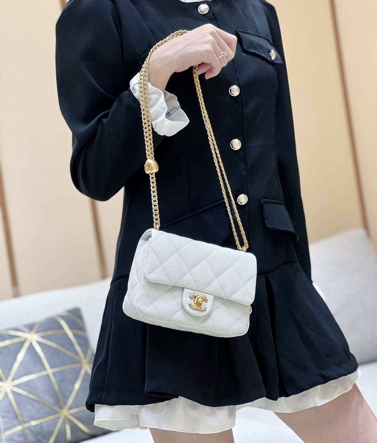 Ellebag’s Exquisite Replica: The White Caviar Leather Chanel Mini Flap Bag with Heart Clasp(2024 Dec Updated)-Best Quality Fake Louis Vuitton Bag Online Store, Replica designer bag ru