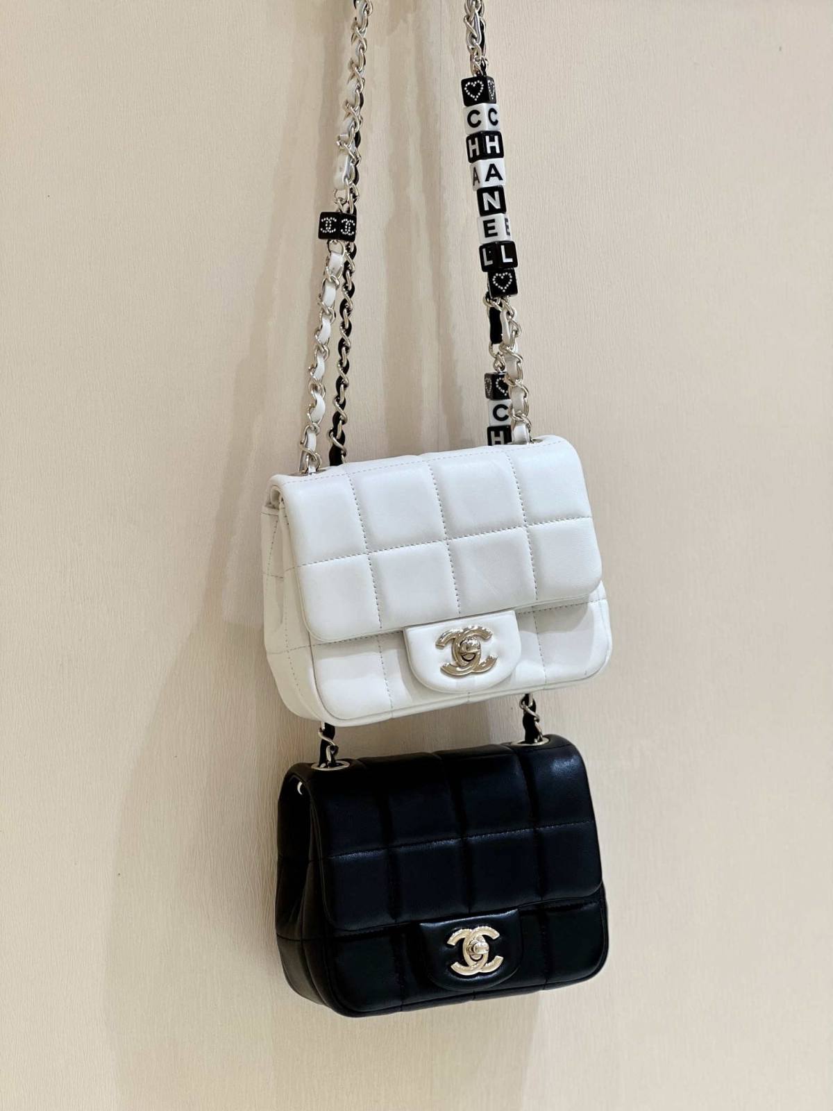 Ellebag’s Exquisite Replica: The White Lambskin Chanel 23C AS3744 with Vintage Hardware(2024 Dec Updated)-Best Quality Fake Louis Vuitton Bag Online Store, Replica designer bag ru