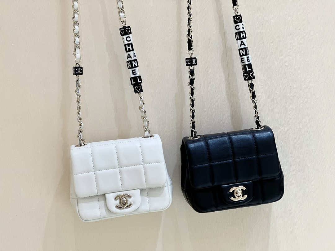 Ellebag’s Exquisite Replica: The White Lambskin Chanel 23C AS3744 with Vintage Hardware(2024 Dec Updated)-Best Quality Fake Louis Vuitton Bag Online Store, Replica designer bag ru