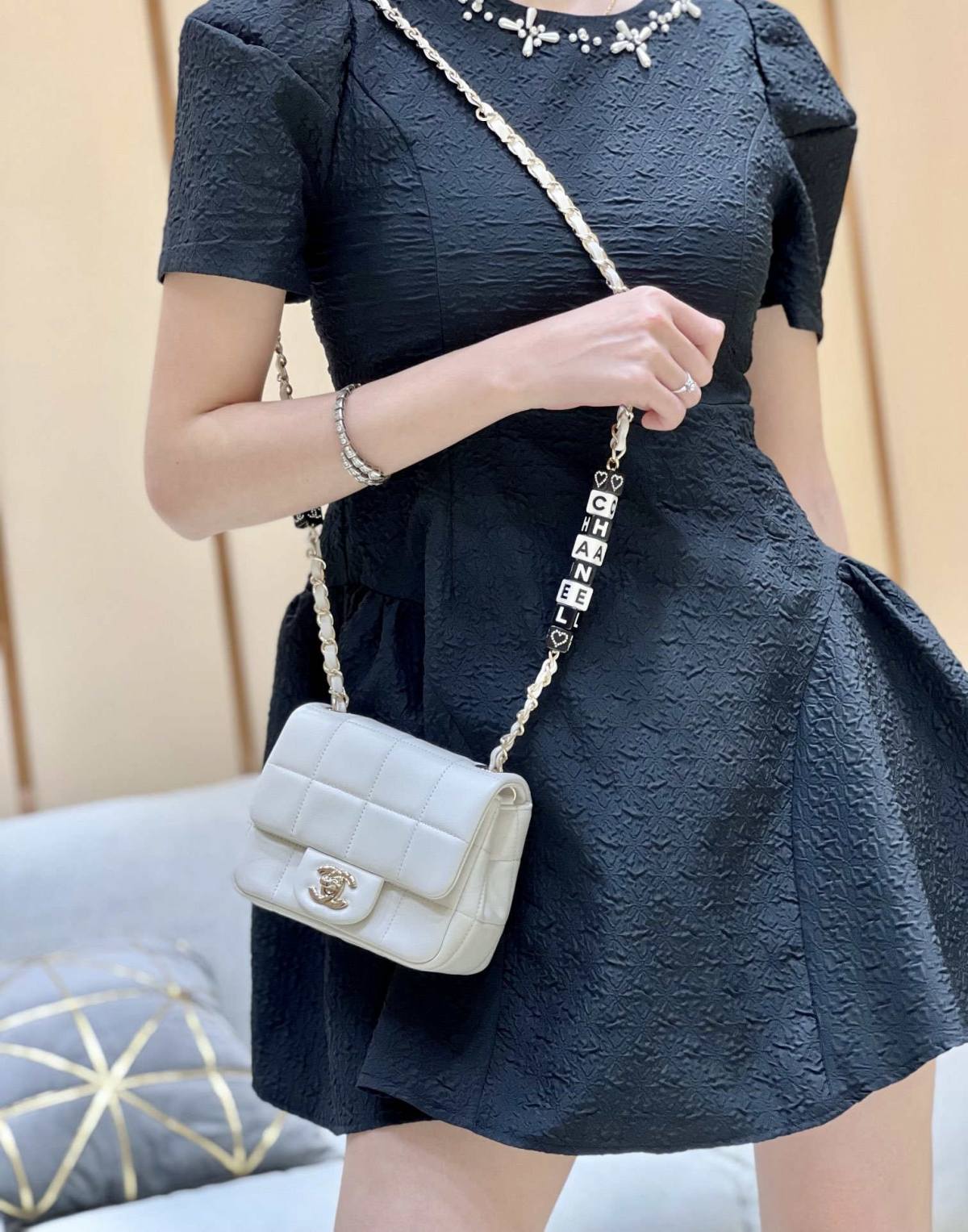 Ellebag’s Exquisite Replica: The White Lambskin Chanel 23C AS3744 with Vintage Hardware(2024 Dec Updated)-Best Quality Fake Louis Vuitton Bag Online Store, Replica designer bag ru