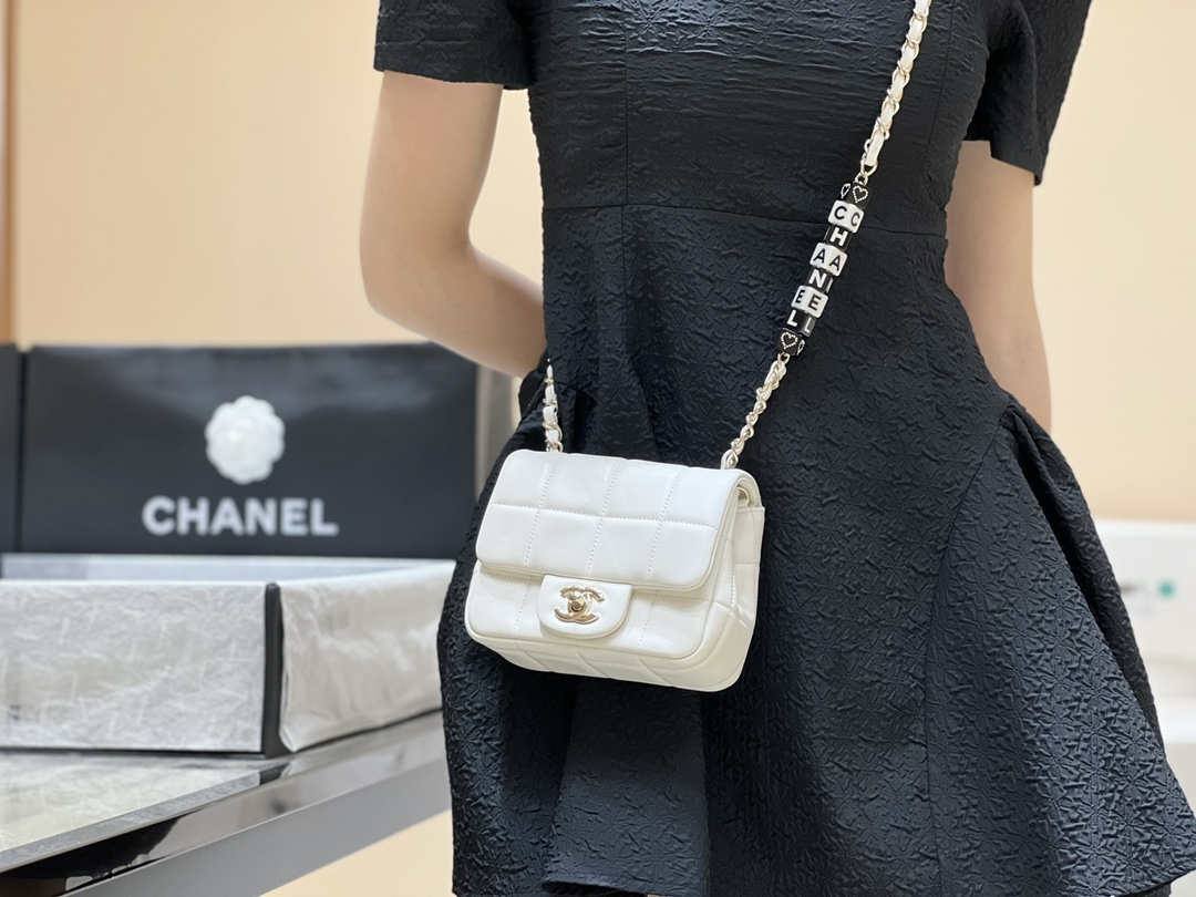 Ellebag’s Exquisite Replica: The White Lambskin Chanel 23C AS3744 with Vintage Hardware(2024 Dec Updated)-Best Quality Fake Louis Vuitton Bag Online Store, Replica designer bag ru