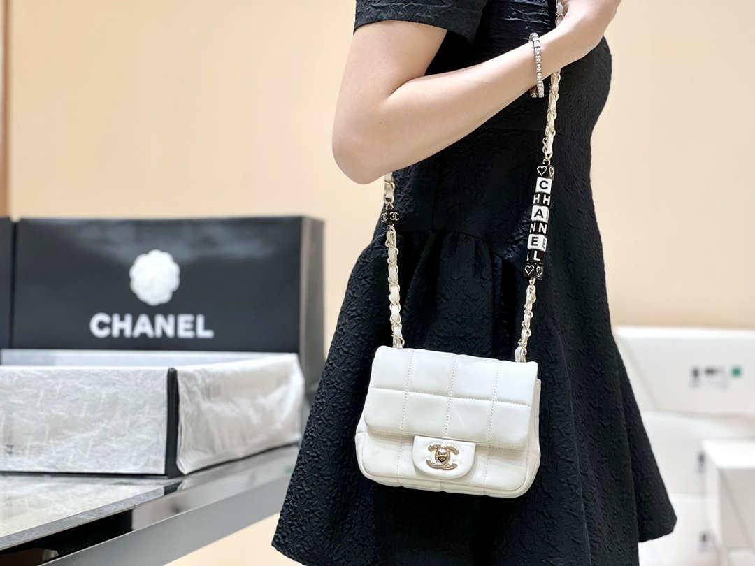 Ellebag’s Exquisite Replica: The White Lambskin Chanel 23C AS3744 with Vintage Hardware(2024 Dec Updated)-Best Quality Fake Louis Vuitton Bag Online Store, Replica designer bag ru