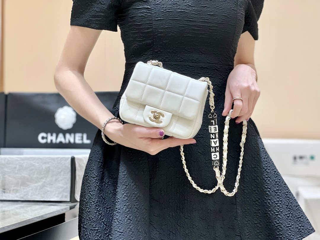 Ellebag’s Exquisite Replica: The White Lambskin Chanel 23C AS3744 with Vintage Hardware(2024 Dec Updated)-Best Quality Fake Louis Vuitton Bag Online Store, Replica designer bag ru