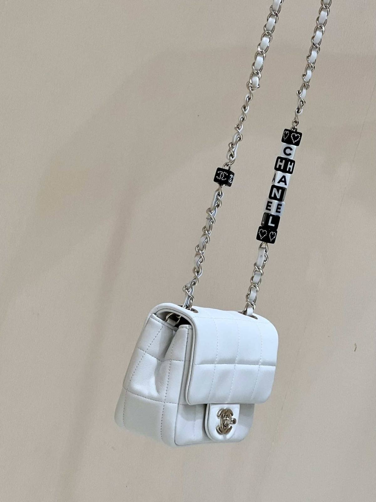 Ellebag’s Exquisite Replica: The White Lambskin Chanel 23C AS3744 with Vintage Hardware(2024 Dec Updated)-Best Quality Fake Louis Vuitton Bag Online Store, Replica designer bag ru