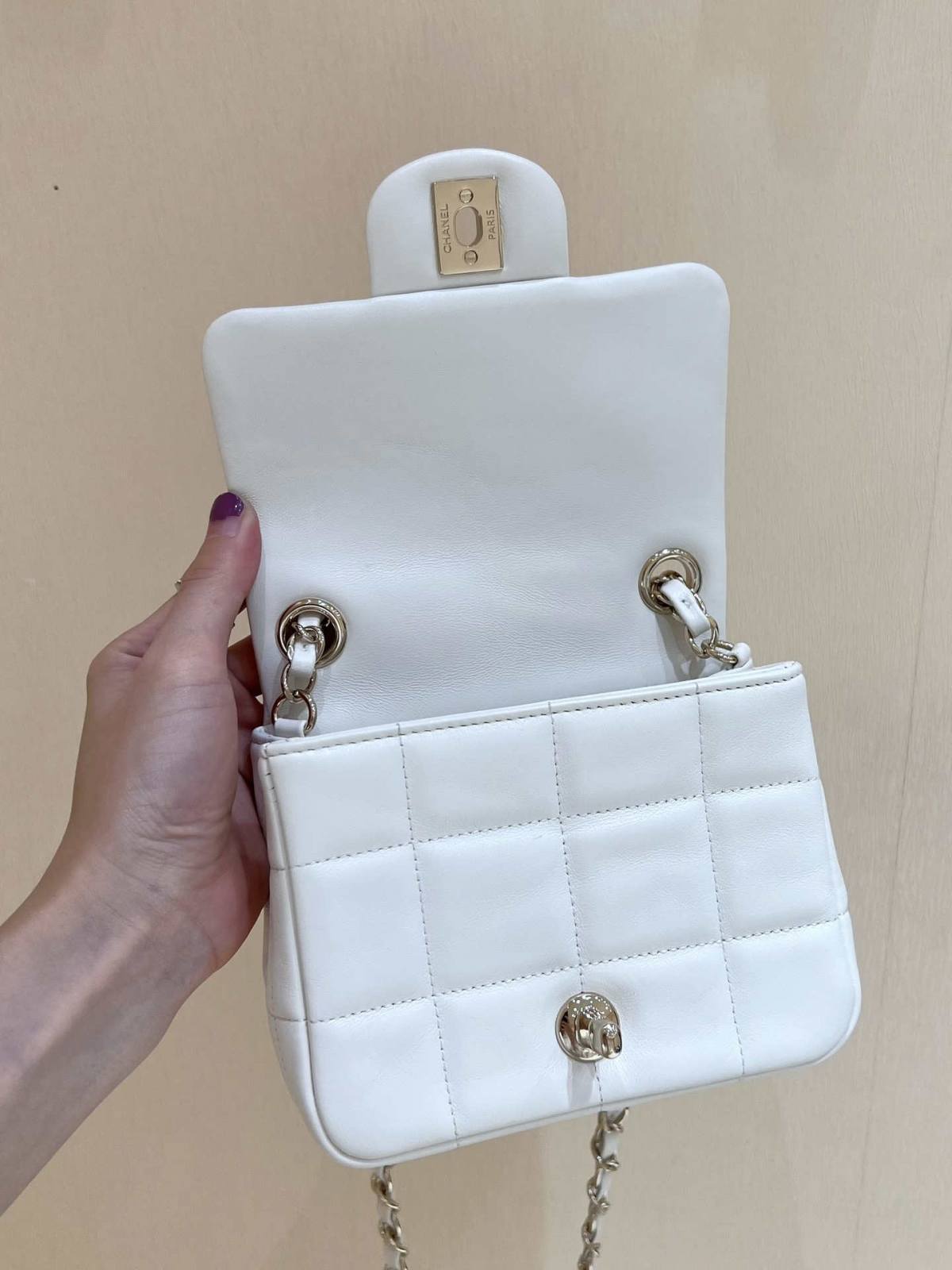 Ellebag’s Exquisite Replica: The White Lambskin Chanel 23C AS3744 with Vintage Hardware(2024 Dec Updated)-Best Quality Fake Louis Vuitton Bag Online Store, Replica designer bag ru