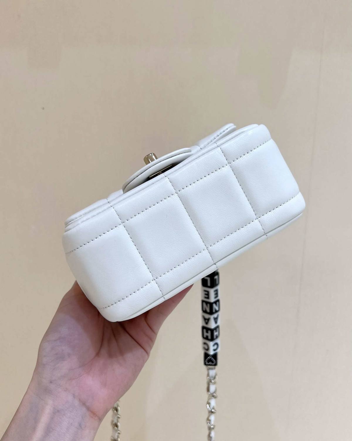 Ellebag’s Exquisite Replica: The White Lambskin Chanel 23C AS3744 with Vintage Hardware(2024 Dec Updated)-Best Quality Fake Louis Vuitton Bag Online Store, Replica designer bag ru