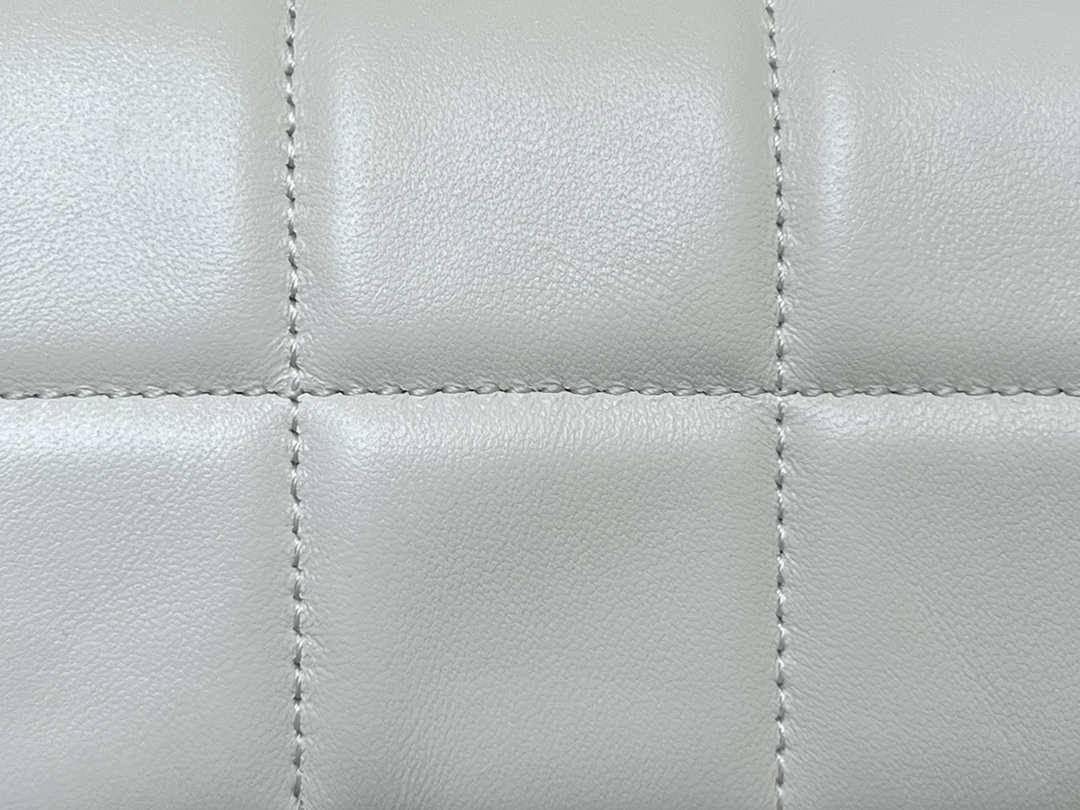 Ellebag’s Exquisite Replica: The White Lambskin Chanel 23C AS3744 with Vintage Hardware(2024 Dec Updated)-Best Quality Fake Louis Vuitton Bag Online Store, Replica designer bag ru