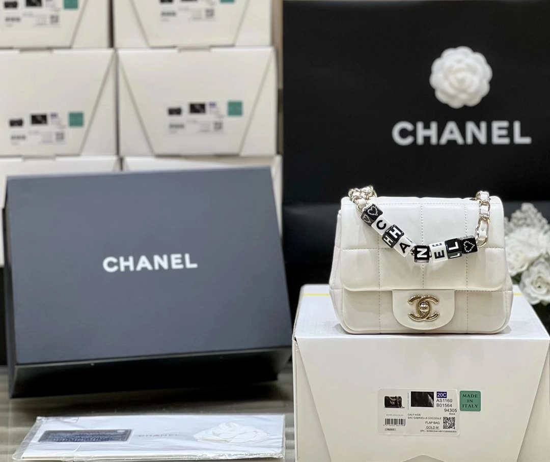 Ellebag’s Exquisite Replica: The White Lambskin Chanel 23C AS3744 with Vintage Hardware(2024 Dec Updated)-Best Quality Fake Louis Vuitton Bag Online Store, Replica designer bag ru