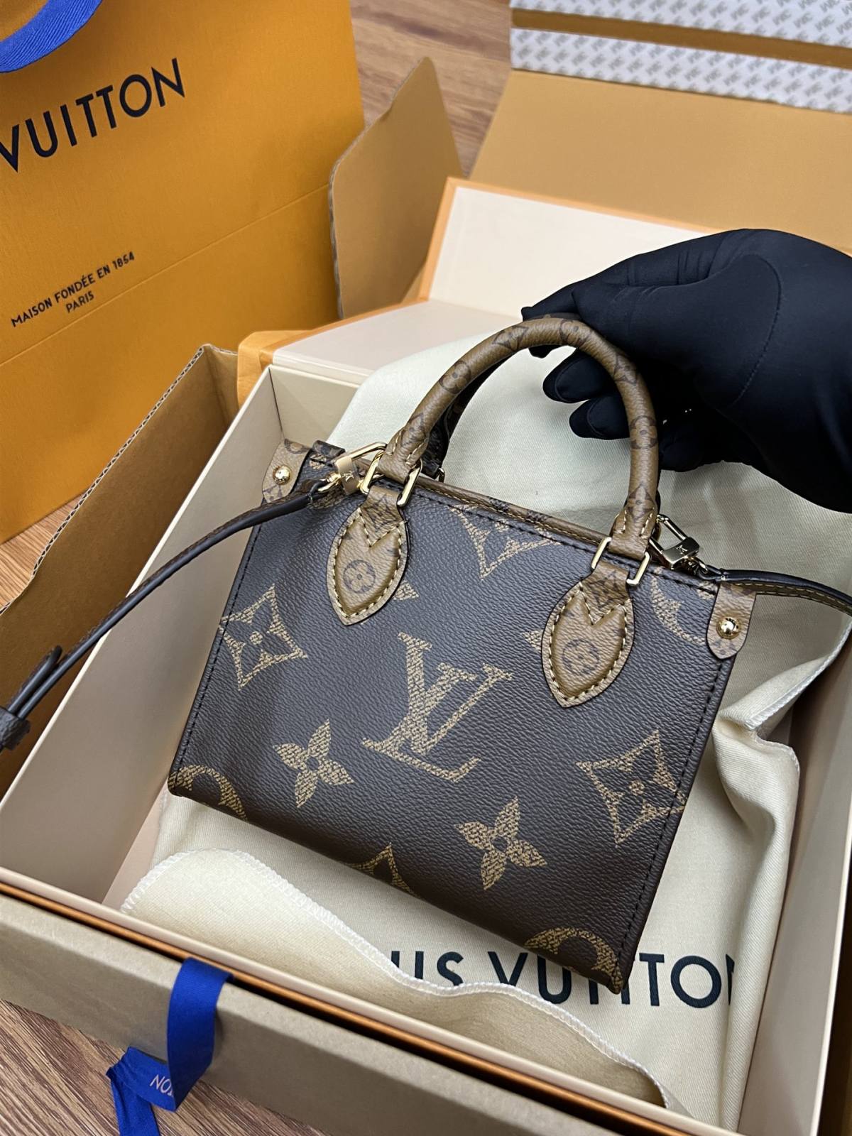 Louis Vuitton M46839 OnTheGo BB Handbag: Unrivaled Craftsmanship by Ellebag(2024 Dec Updated)-Zoo Zoo Fake Louis Vuitton Hnab Online Khw, Replica designer hnab ru