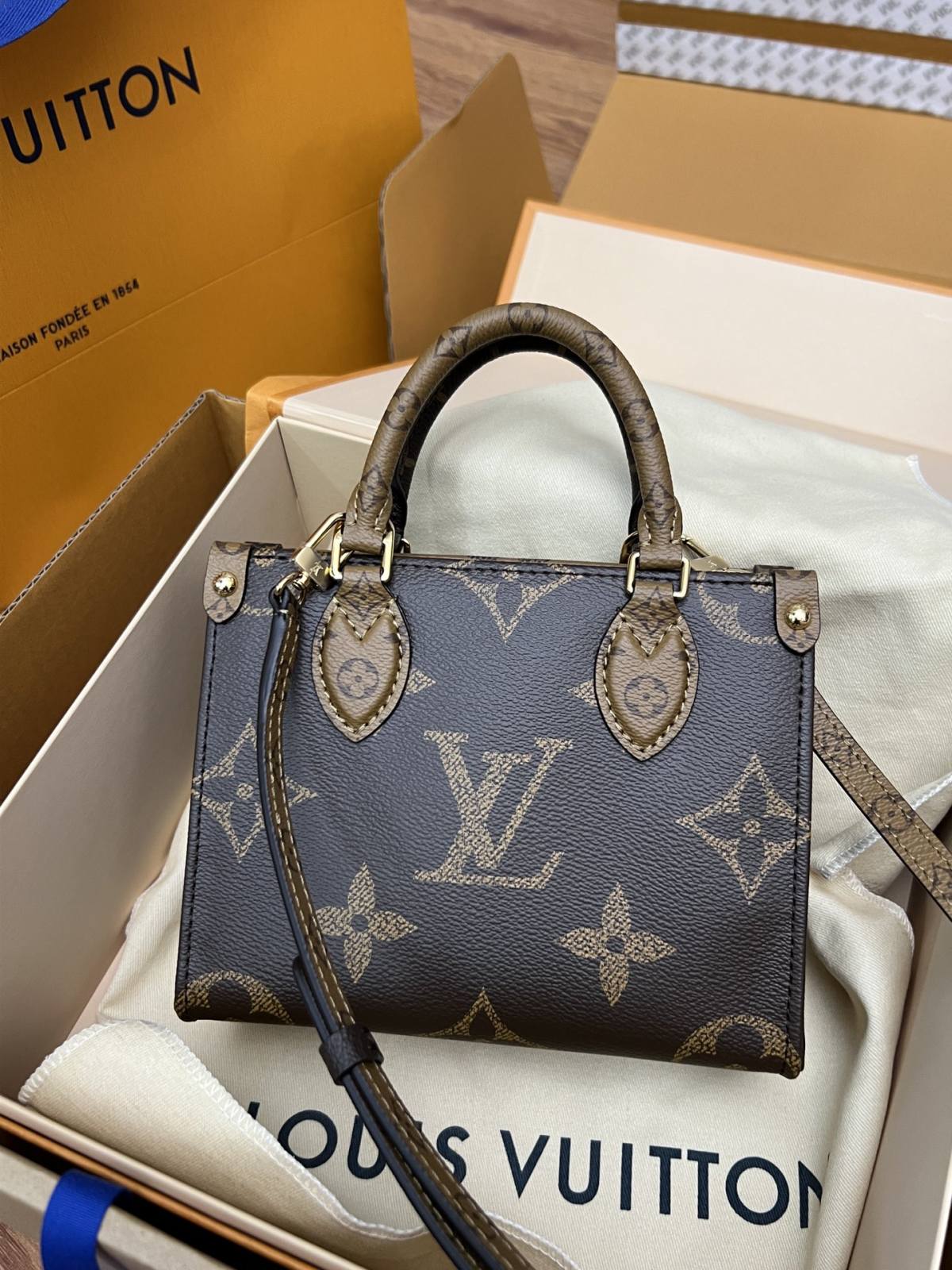 Louis Vuitton M46839 OnTheGo BB Handbag: Unrivaled Craftsmanship by Ellebag(2024 Dec Updated)-Zoo Zoo Fake Louis Vuitton Hnab Online Khw, Replica designer hnab ru