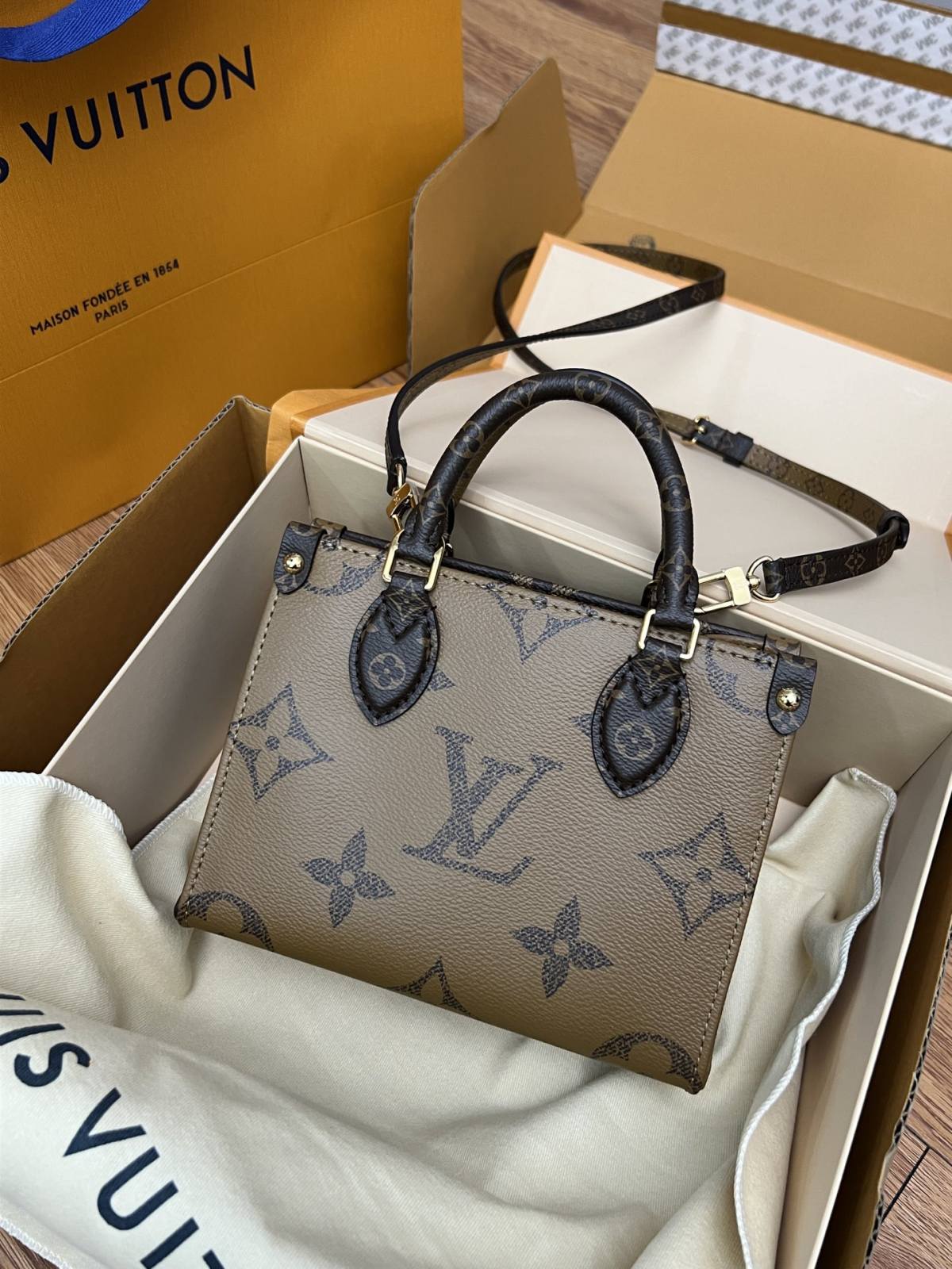 Louis Vuitton M46839 OnTheGo BB Handbag: Unrivaled Craftsmanship by Ellebag(2024 Dec Updated)-Zoo Zoo Fake Louis Vuitton Hnab Online Khw, Replica designer hnab ru