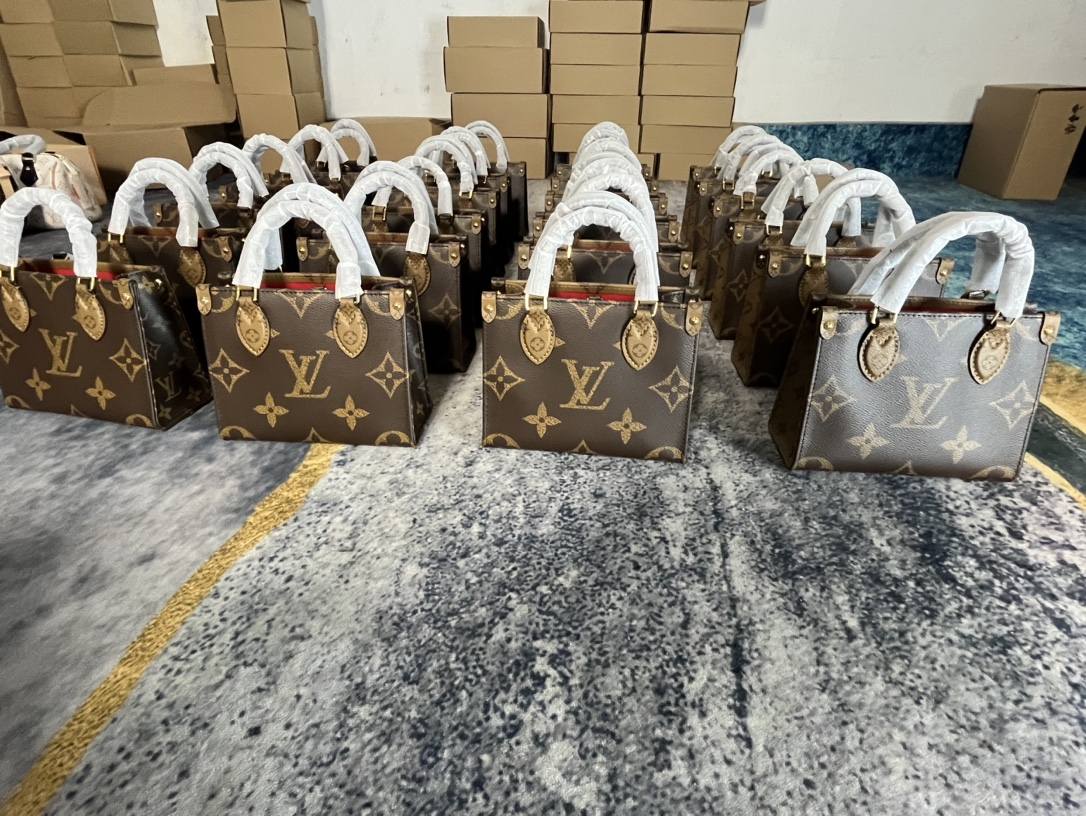 Louis Vuitton M46839 OnTheGo BB Handbag: Unrivaled Craftsmanship by Ellebag(2024 Dec Updated)-Zoo Zoo Fake Louis Vuitton Hnab Online Khw, Replica designer hnab ru