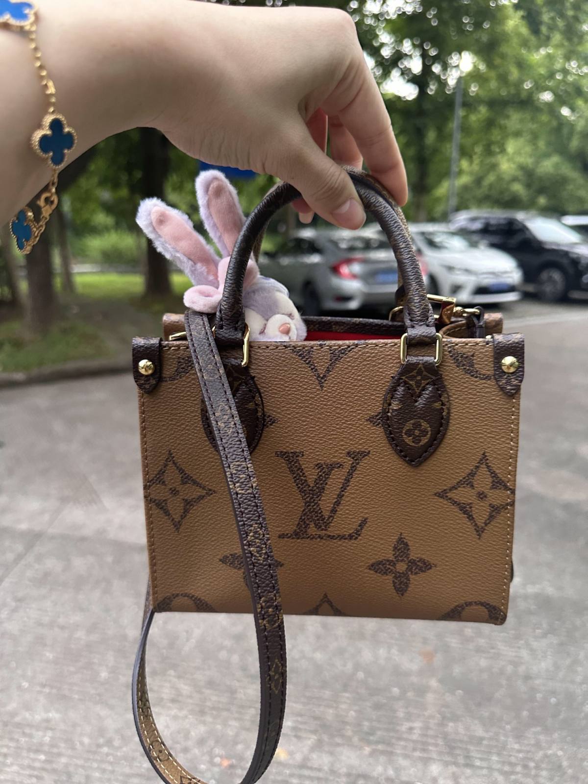 Louis Vuitton M46839 OnTheGo BB Handbag: Unrivaled Craftsmanship by Ellebag(2024 Dec Updated)-Zoo Zoo Fake Louis Vuitton Hnab Online Khw, Replica designer hnab ru