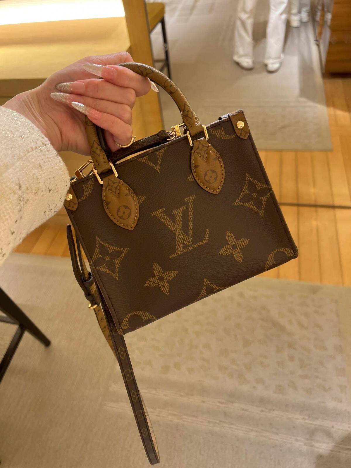 Louis Vuitton M46839 OnTheGo BB Handbag: Unrivaled Craftsmanship by Ellebag(2024 Dec Updated)-Zoo Zoo Fake Louis Vuitton Hnab Online Khw, Replica designer hnab ru