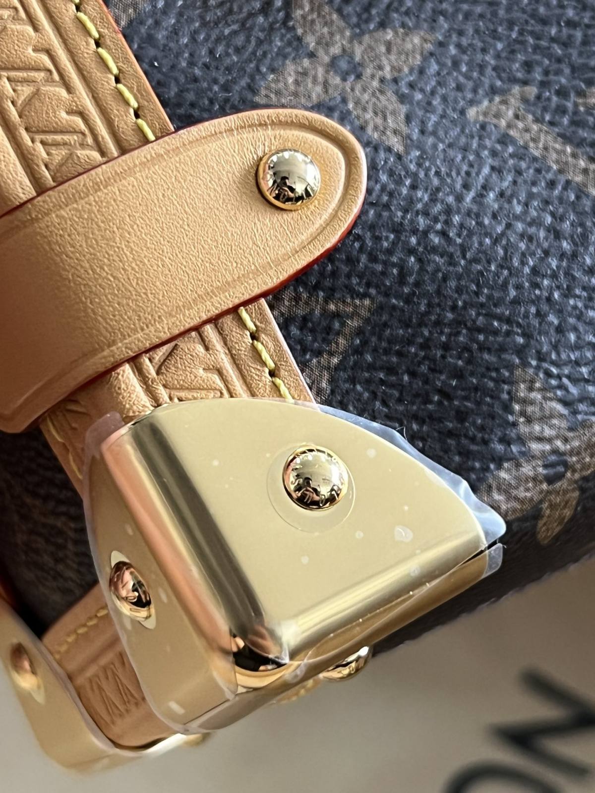 The Art of Craftsmanship: Ellebag’s 1:1 Replica of Louis Vuitton M46815 SIDE TRUNK Small Handbag(2024 Dec Updated)-Best Quality Replica designer Bag factory in China