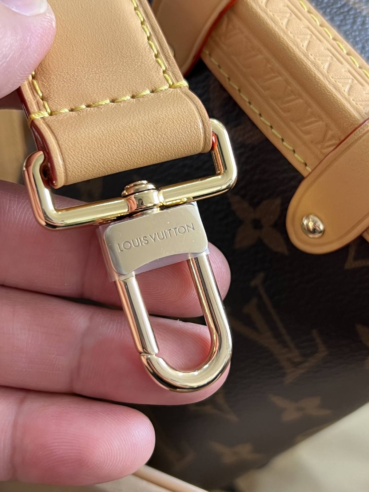 The Art of Craftsmanship: Ellebag’s 1:1 Replica of Louis Vuitton M46815 SIDE TRUNK Small Handbag(2024 Dec Updated)-Best Quality Replica designer Bag factory in China