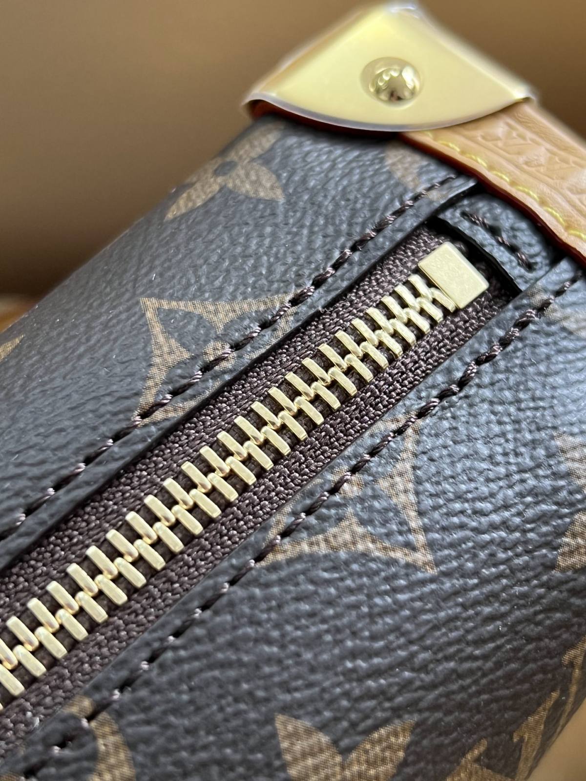 The Art of Craftsmanship: Ellebag’s 1:1 Replica of Louis Vuitton M46815 SIDE TRUNK Small Handbag(2024 Dec Updated)-Best Quality Replica designer Bag factory in China