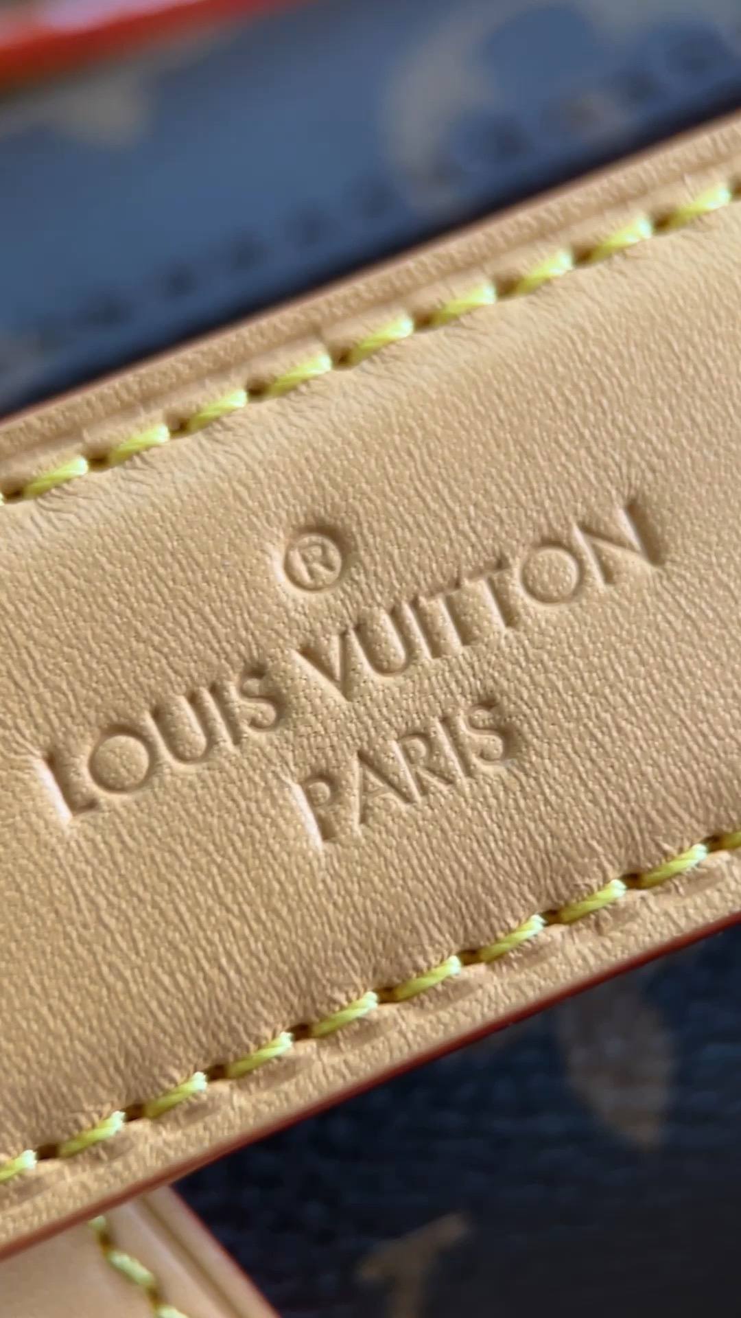 The Art of Craftsmanship: Ellebag’s 1:1 Replica of Louis Vuitton M46815 SIDE TRUNK Small Handbag(2024 Dec Updated)-Best Quality Replica designer Bag factory in China