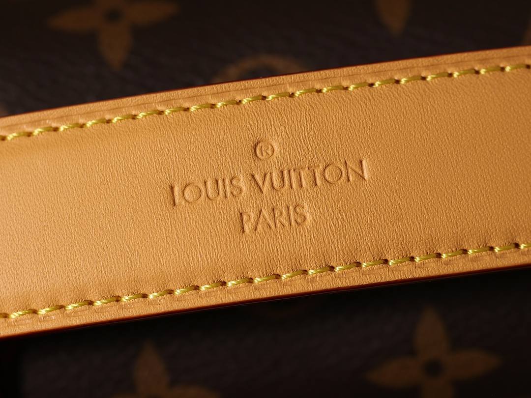 The Art of Craftsmanship: Ellebag’s 1:1 Replica of Louis Vuitton M46815 SIDE TRUNK Small Handbag(2024 Dec Updated)-Best Quality Replica designer Bag factory in China